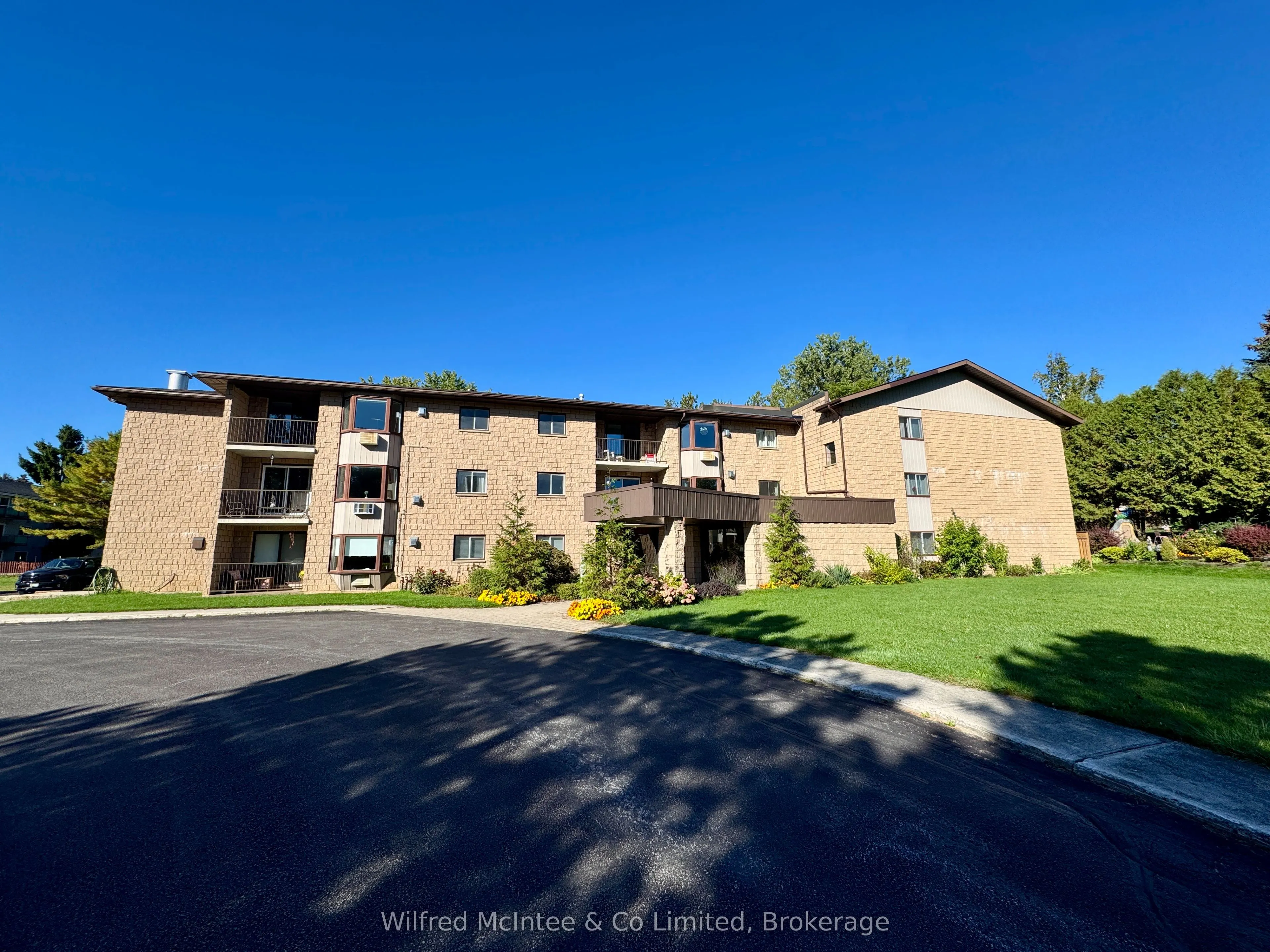 225 Hinks Street, #305