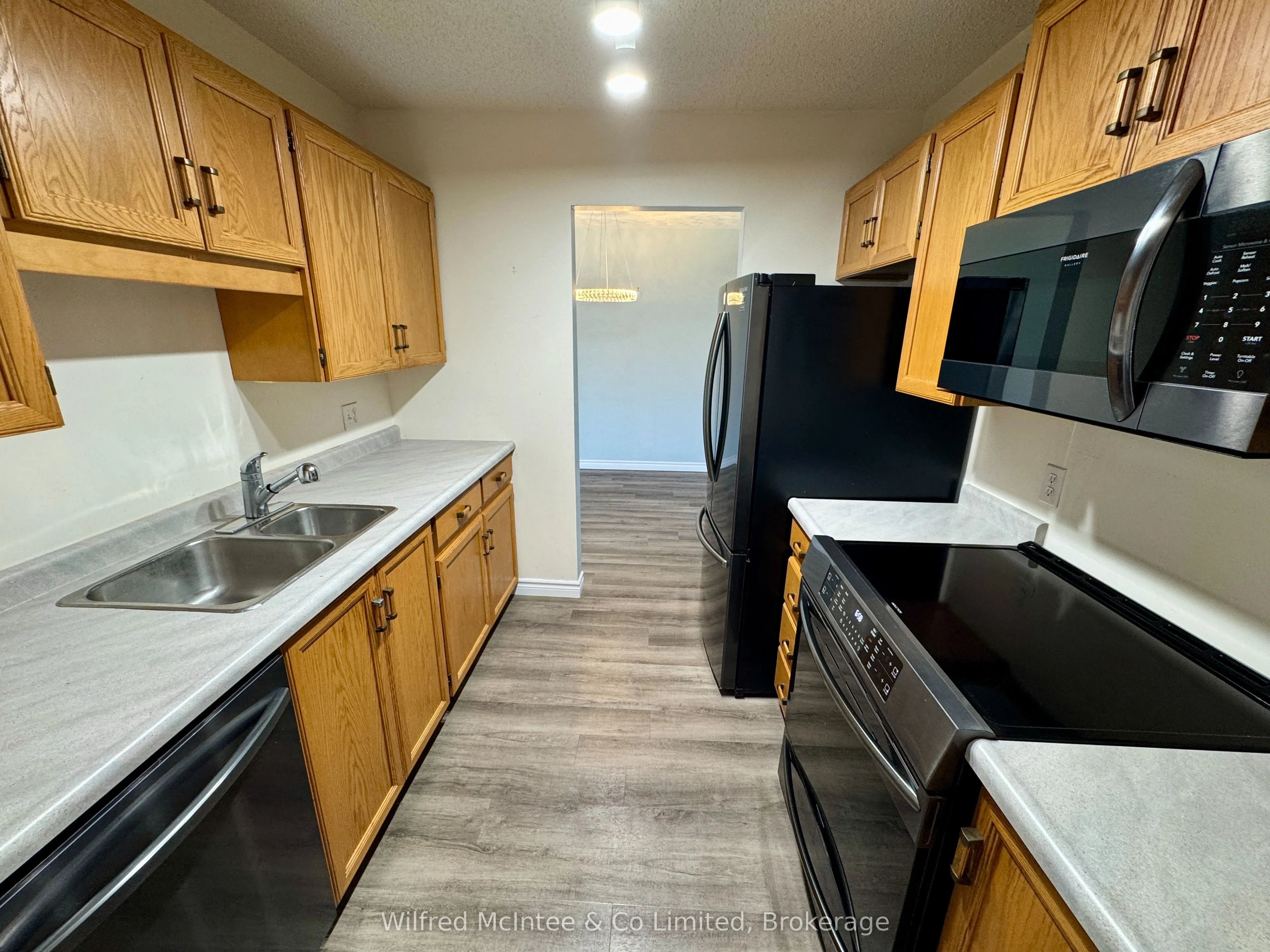 225 Hinks Street, #305