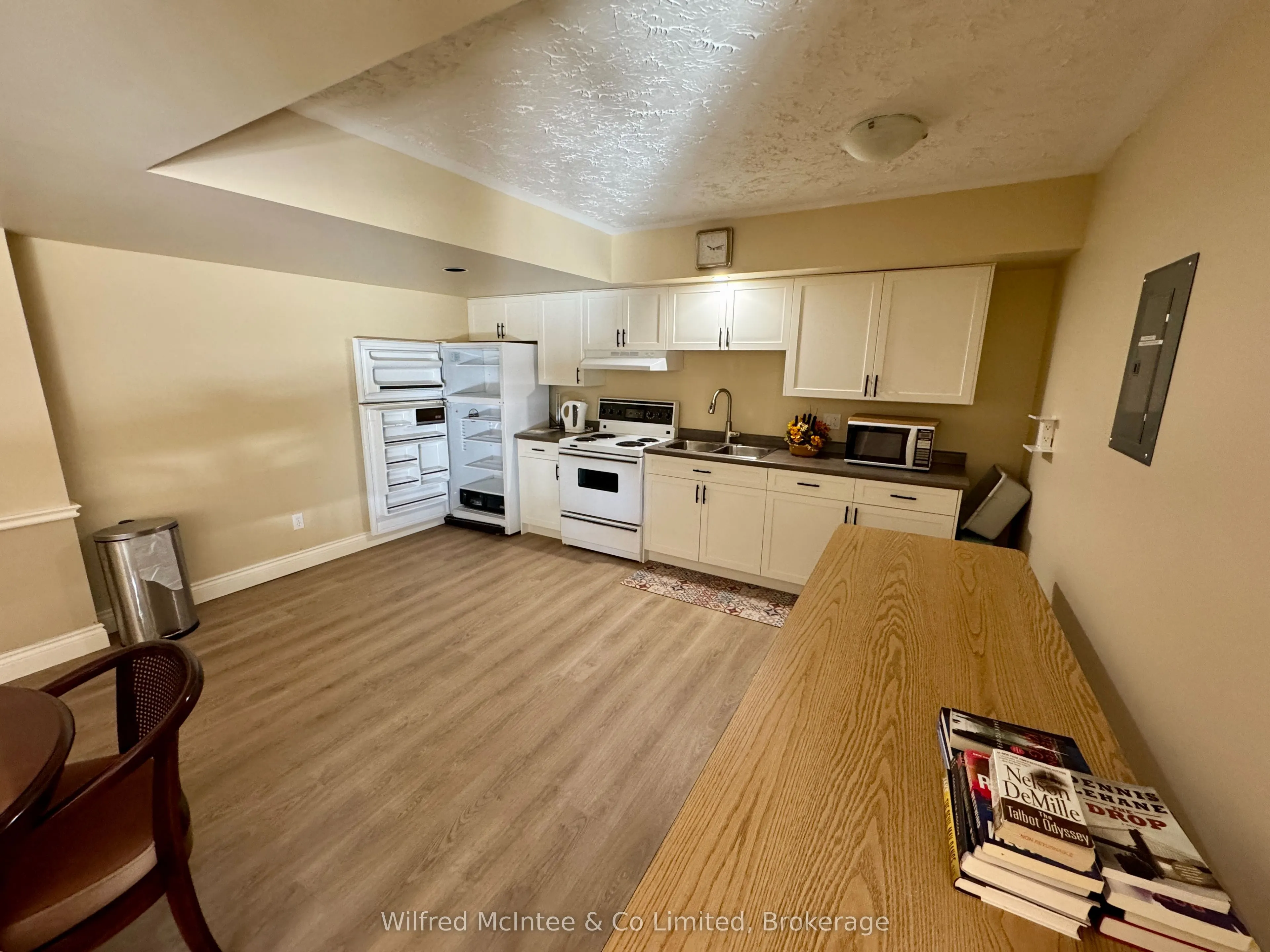 225 Hinks Street, #305