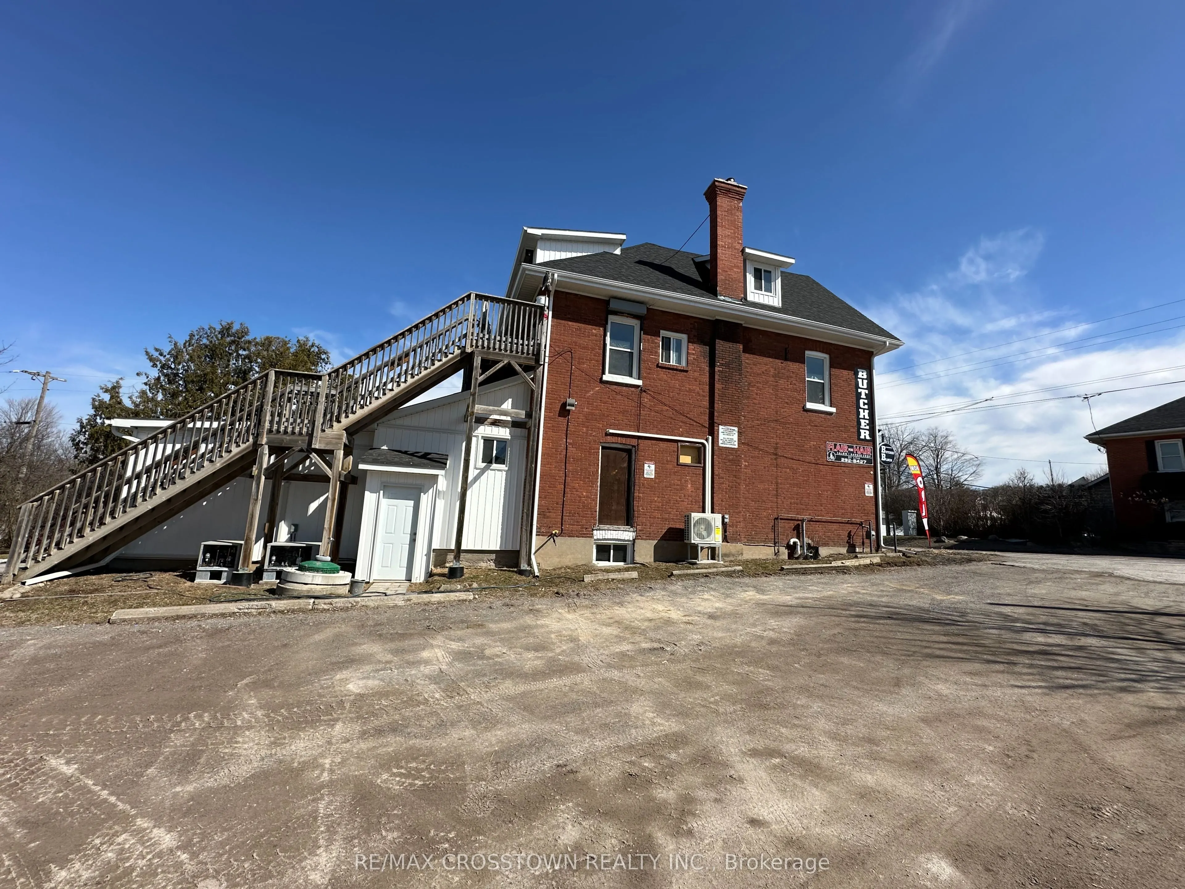 822 Ward Street