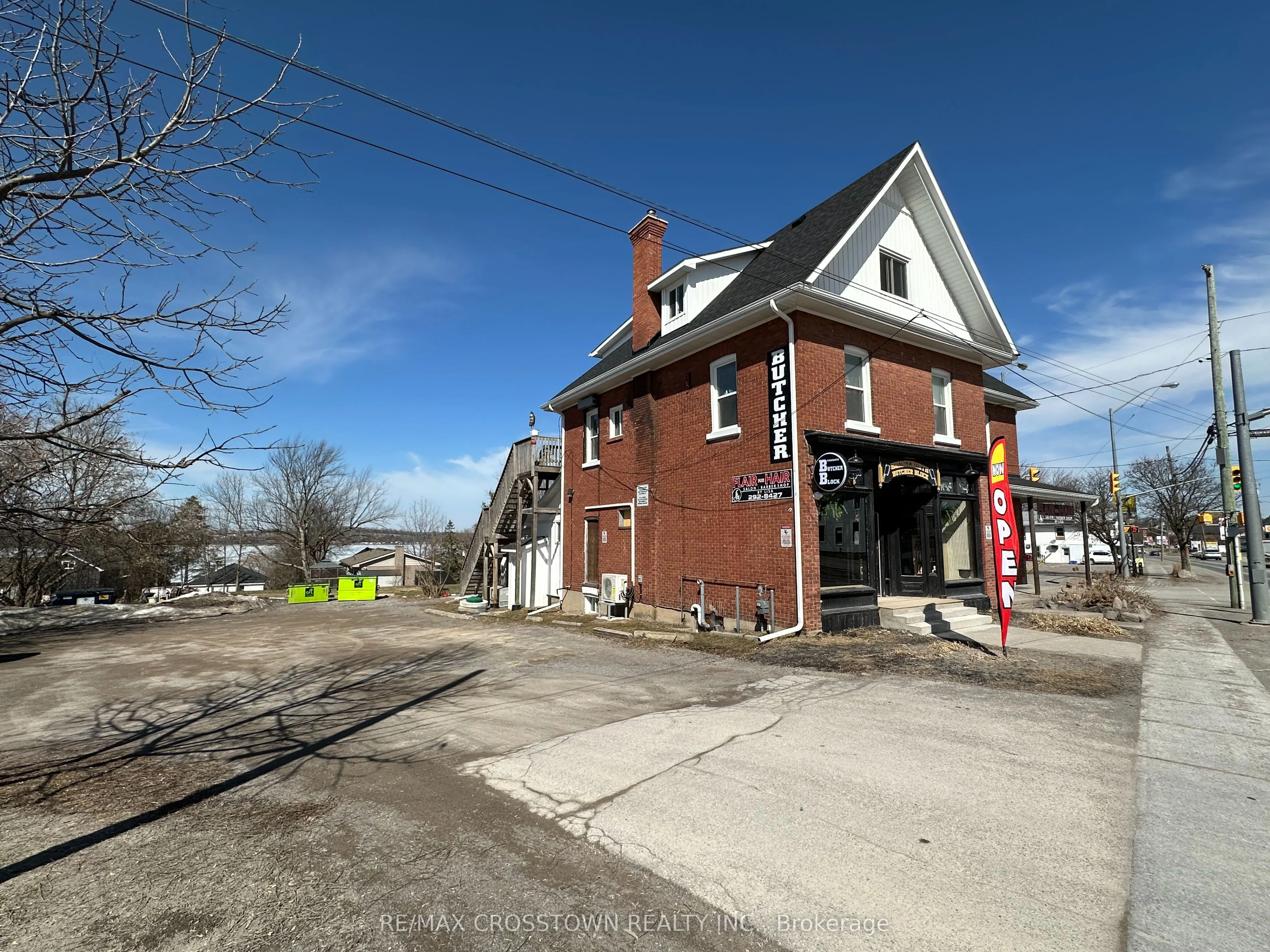 822 Ward Street