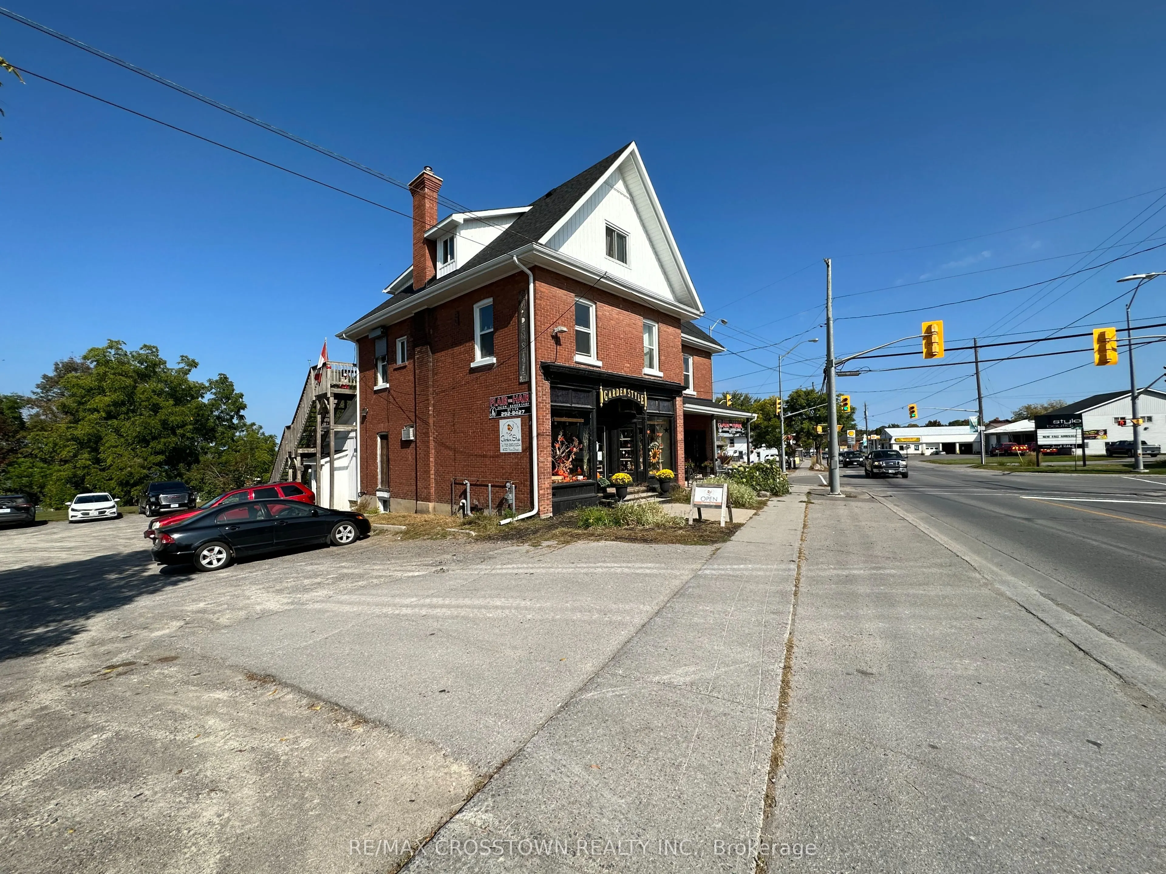 822 Ward Street