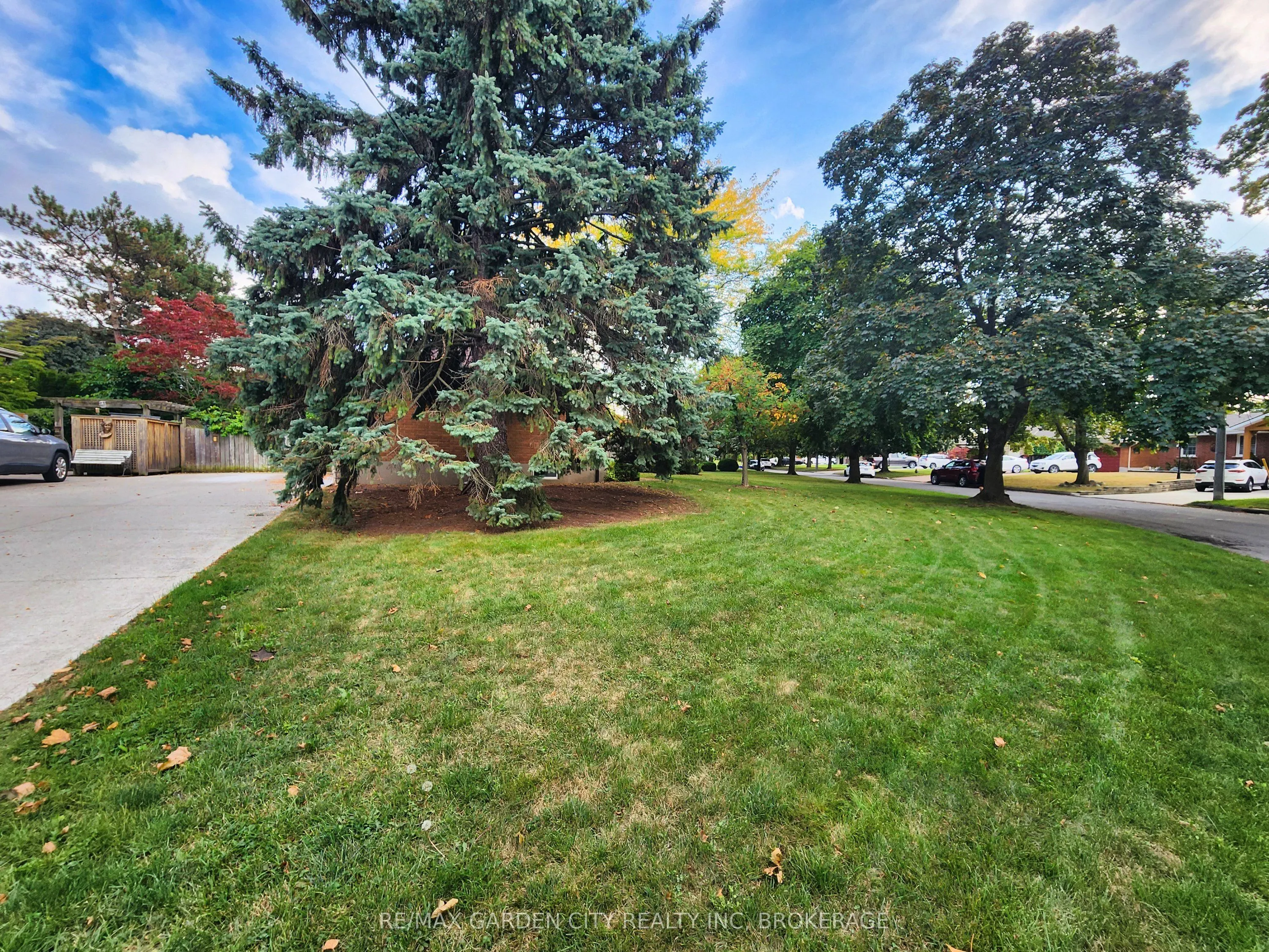 32 Viking Drive