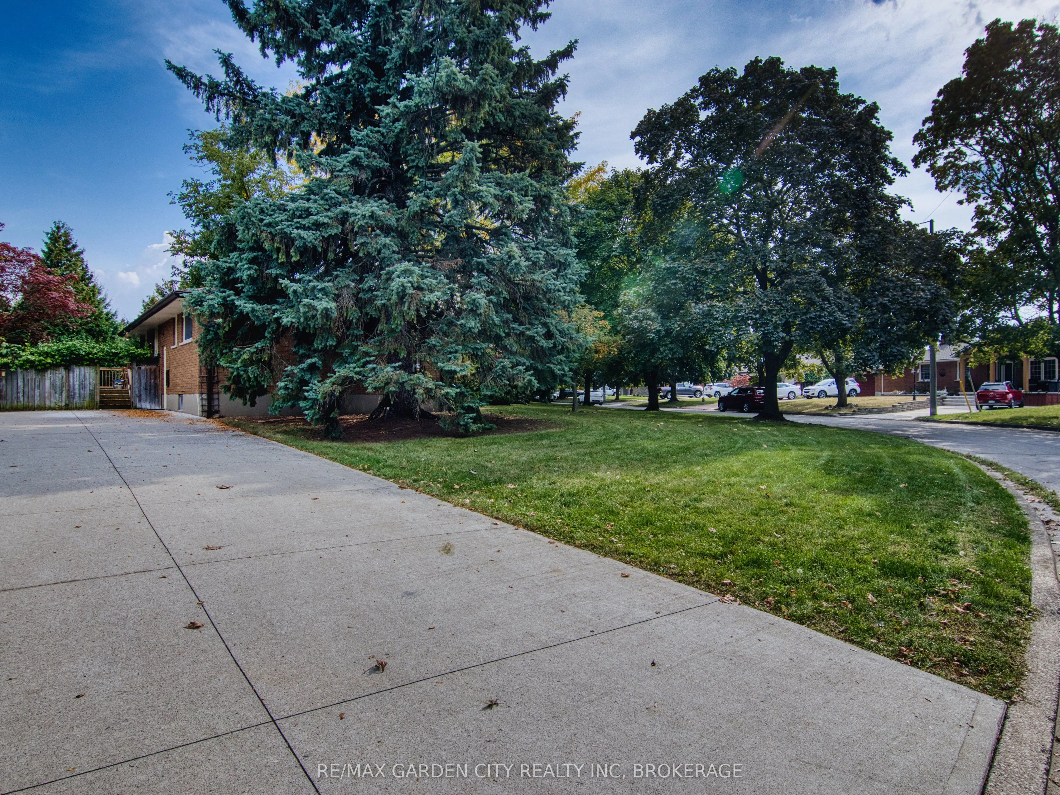 32 Viking Drive