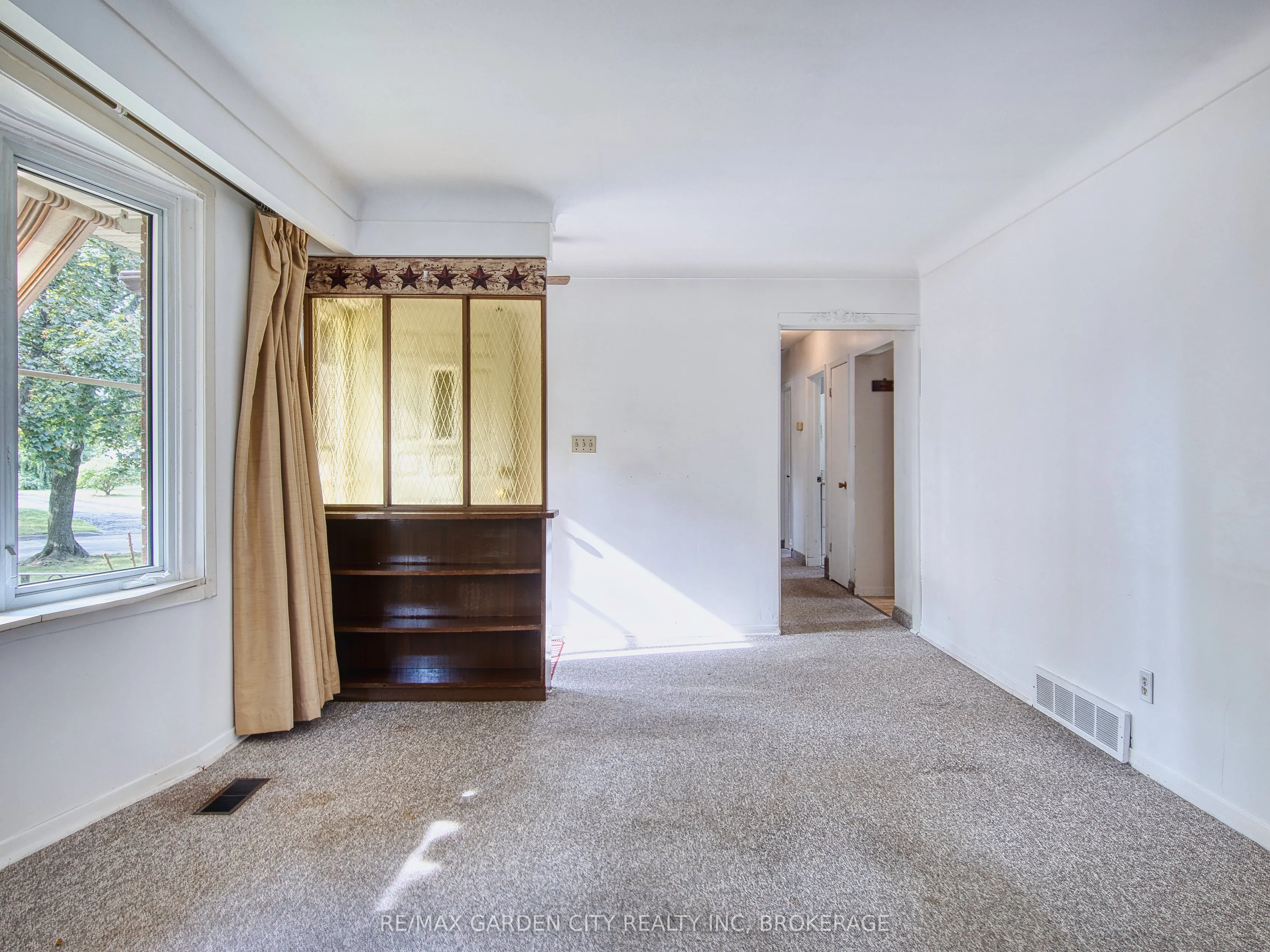 32 Viking Drive