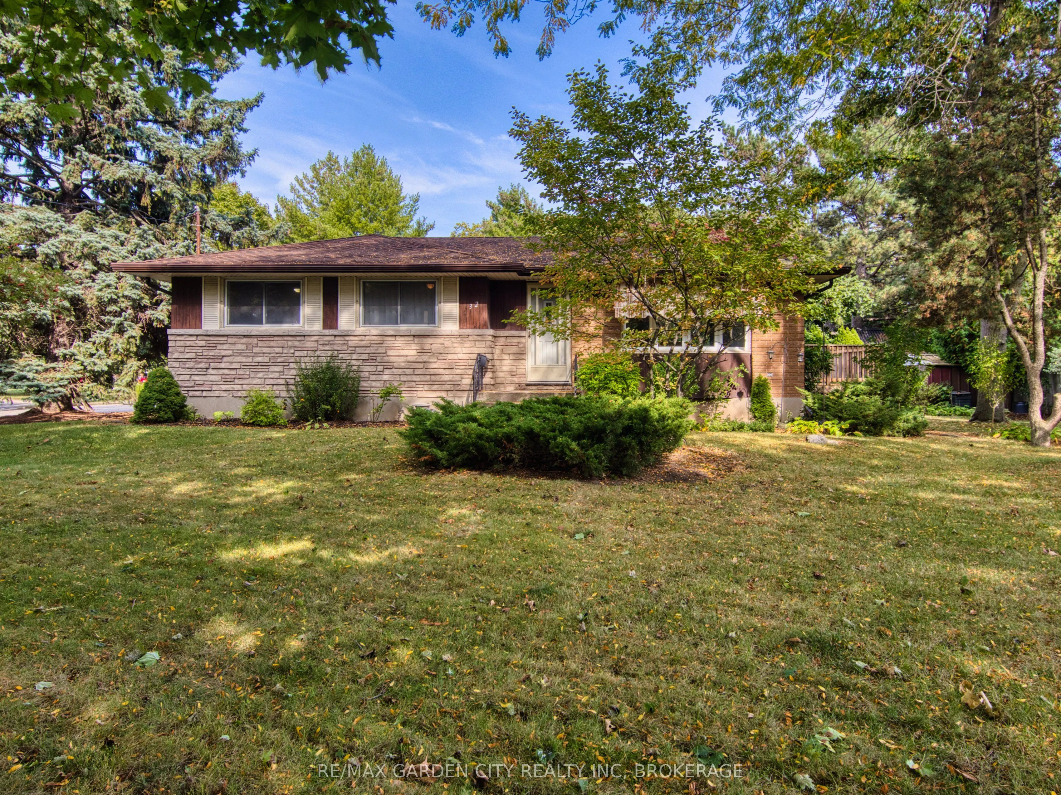 32 Viking Drive