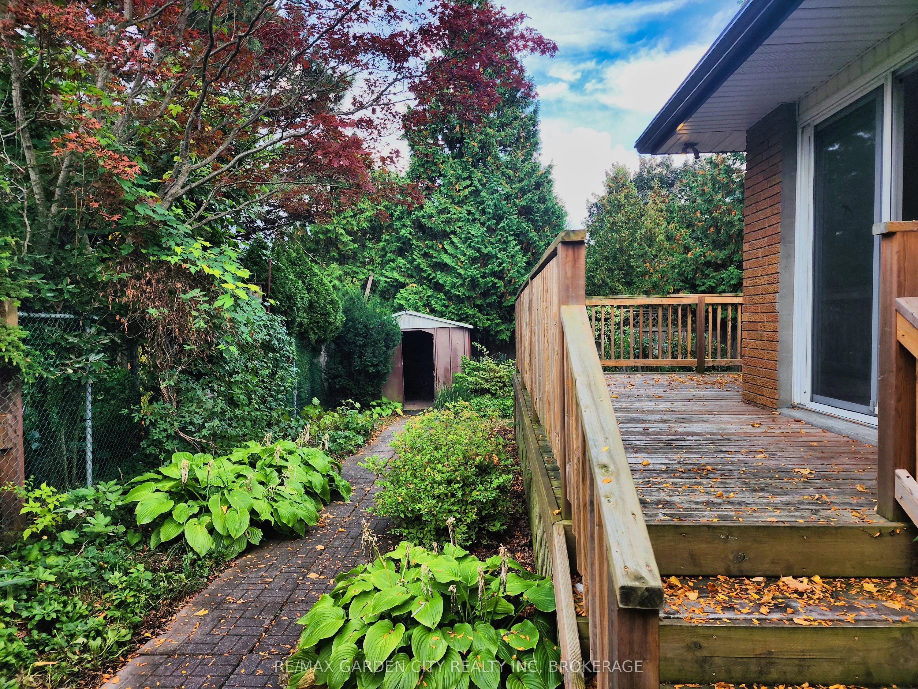 32 Viking Drive