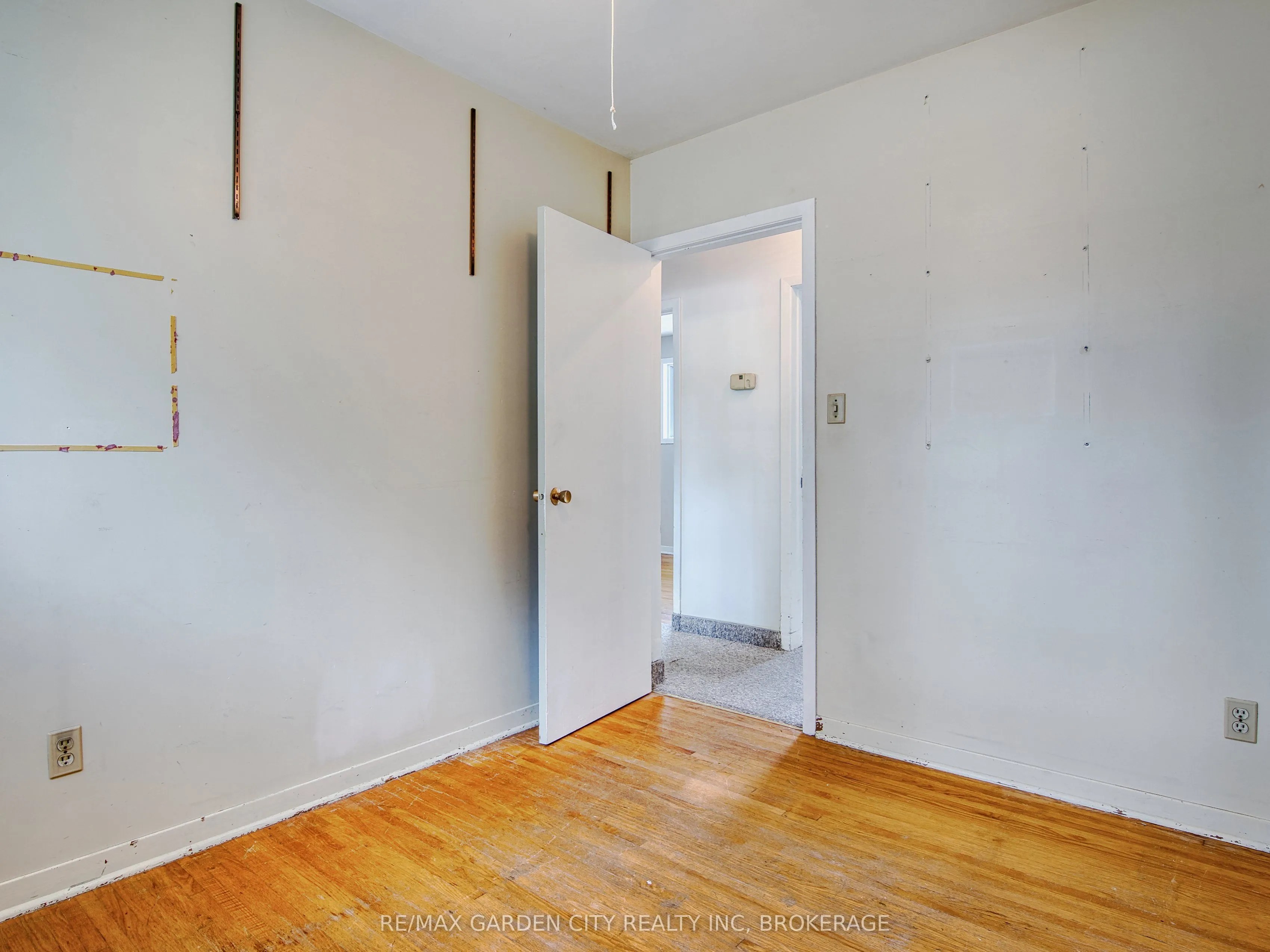 32 Viking Drive