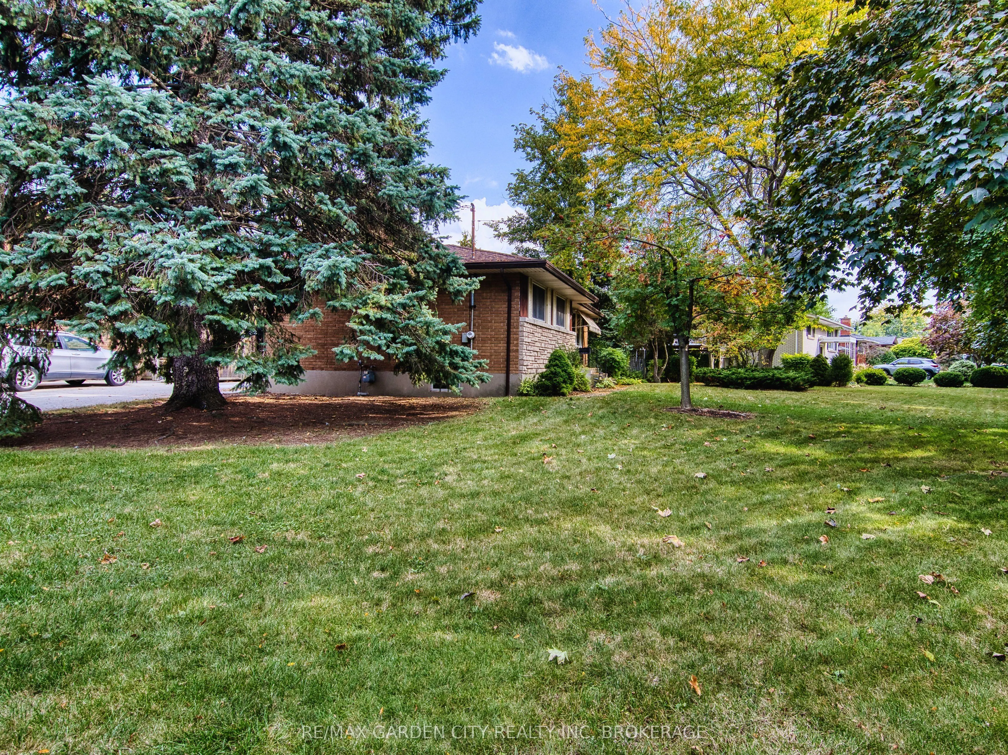 32 Viking Drive
