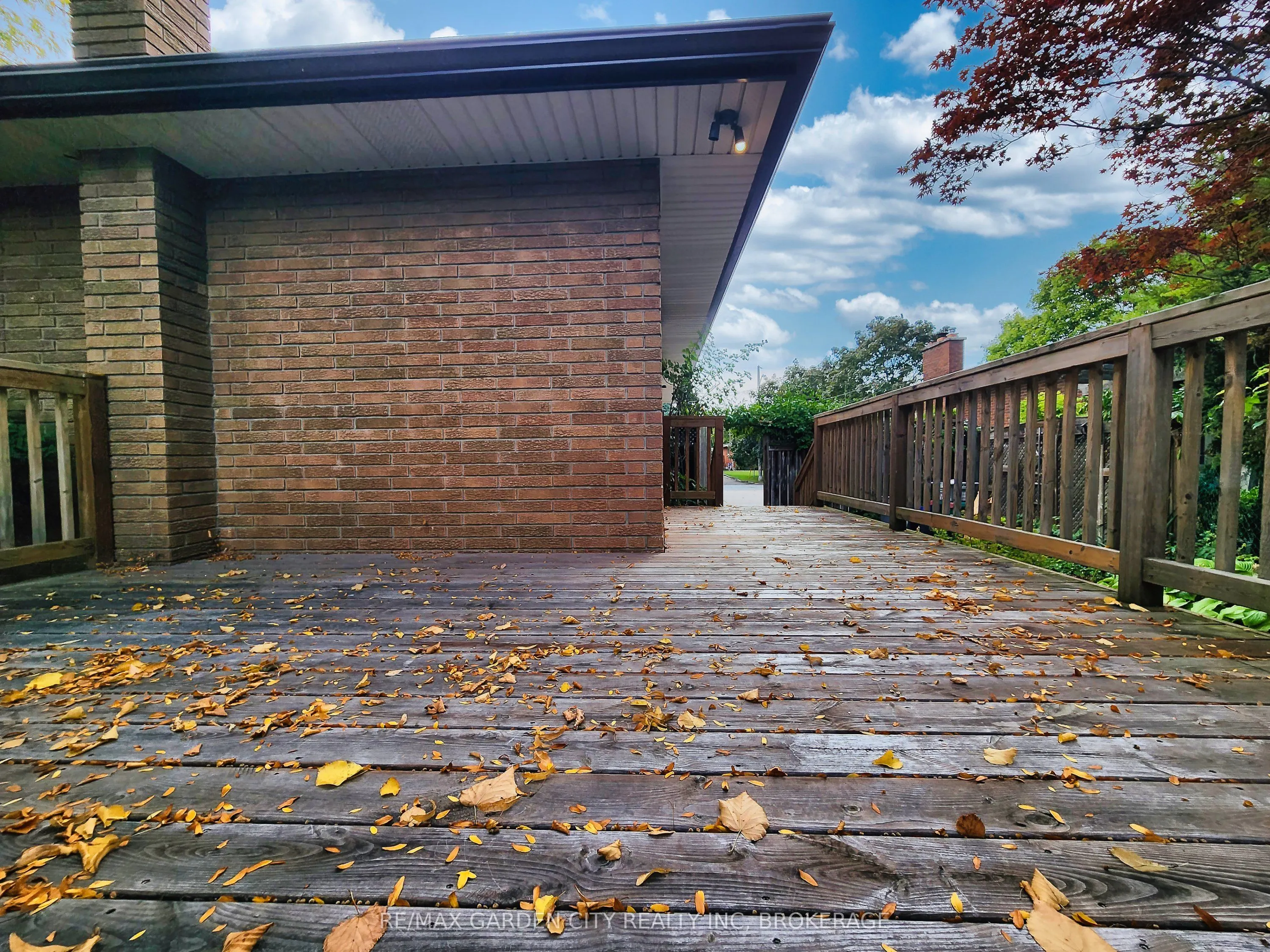 32 Viking Drive