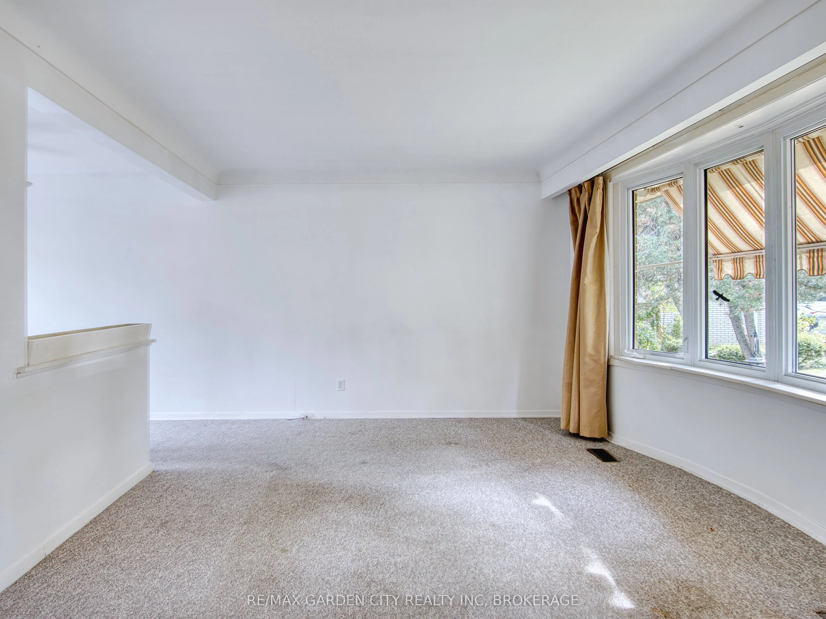 32 Viking Drive