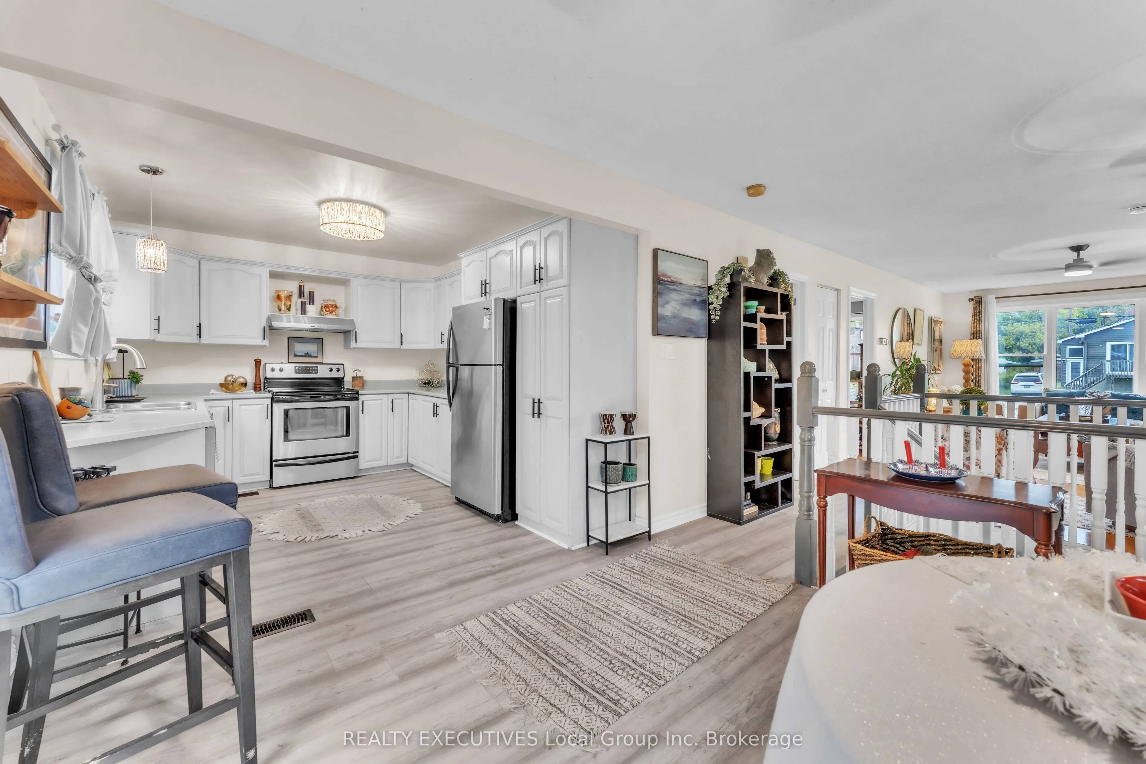 729 Laurier Avenue