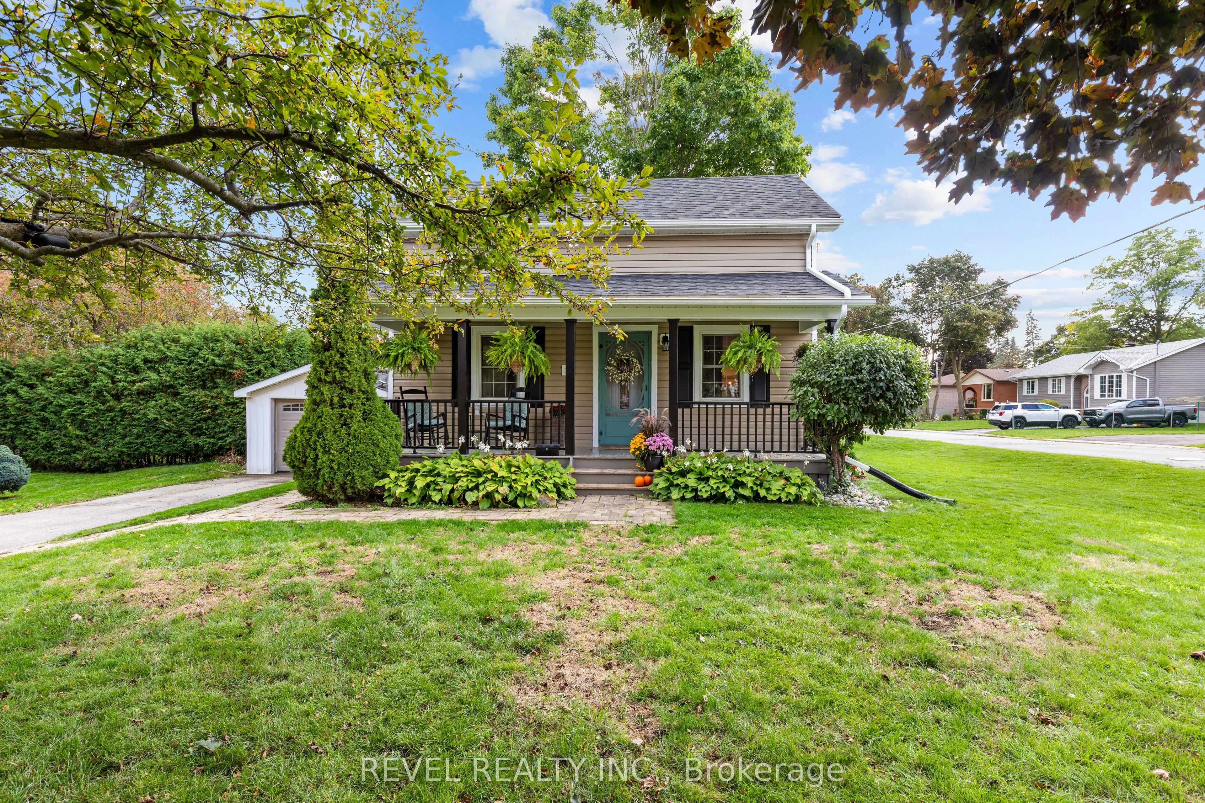 35 Glenelg Street E