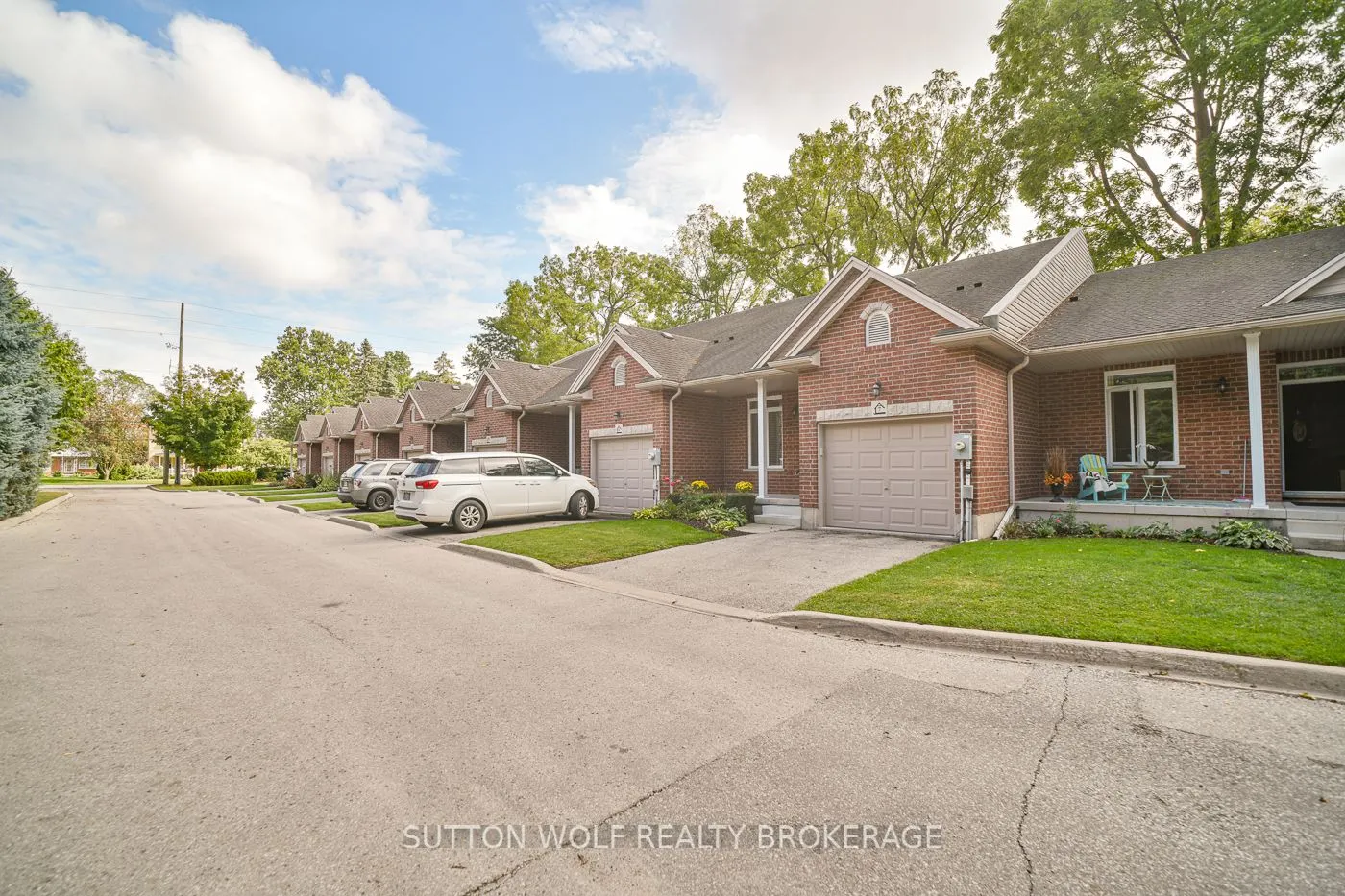 384 Head Street N, #7