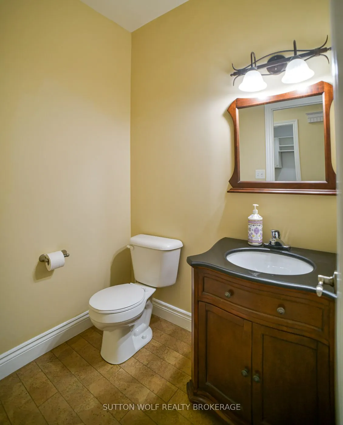 384 Head Street N, #7