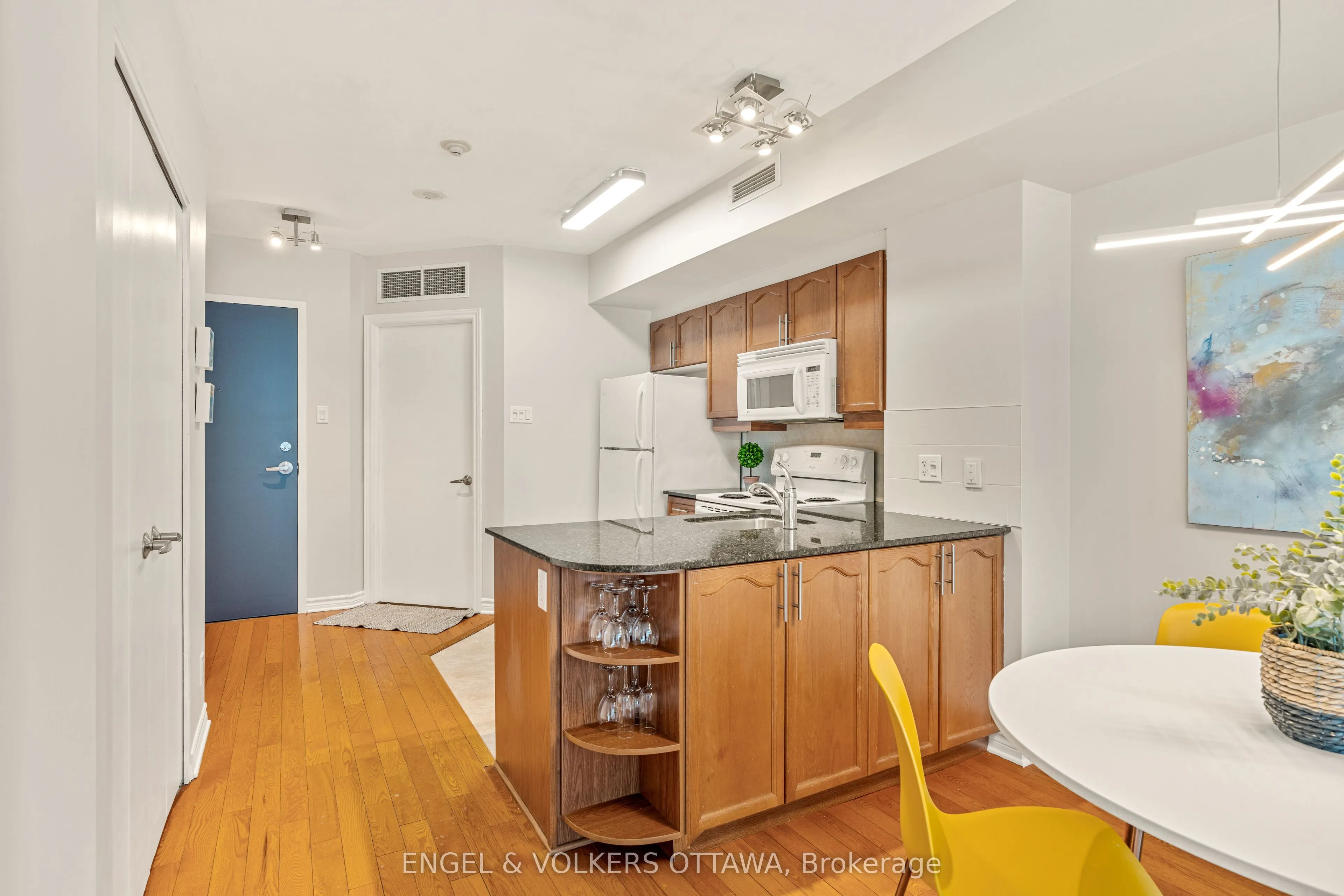 445 Laurier Avenue W, #1403