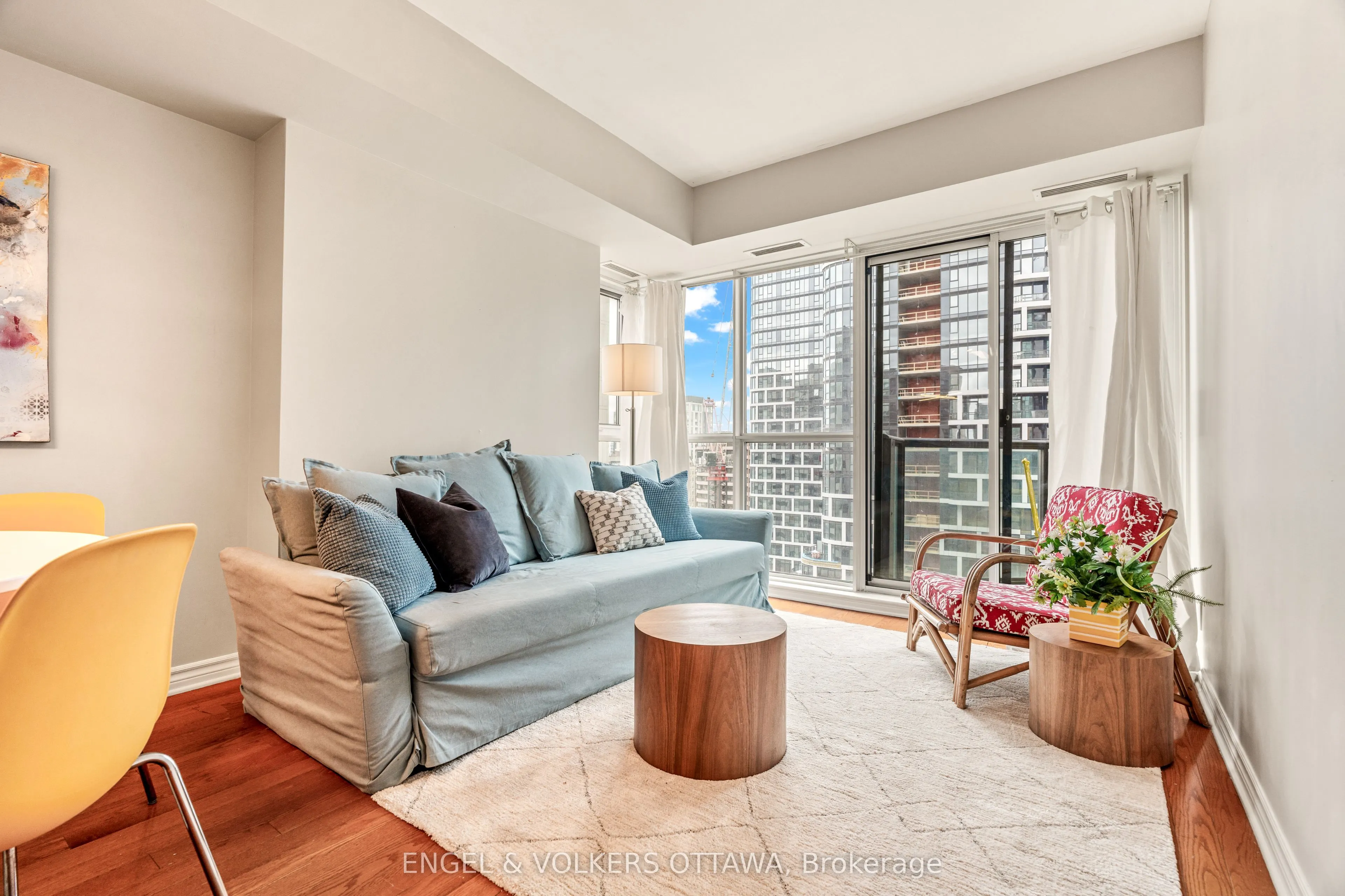 445 Laurier Avenue W, #1403