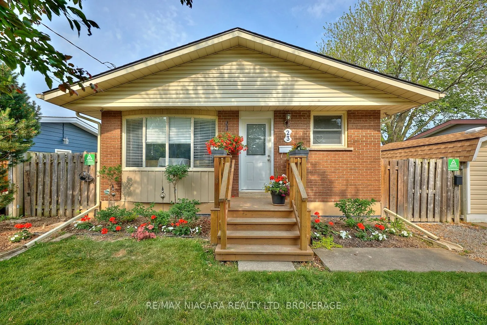 23 Huntley Crescent