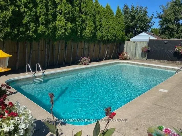 23 Huntley Crescent