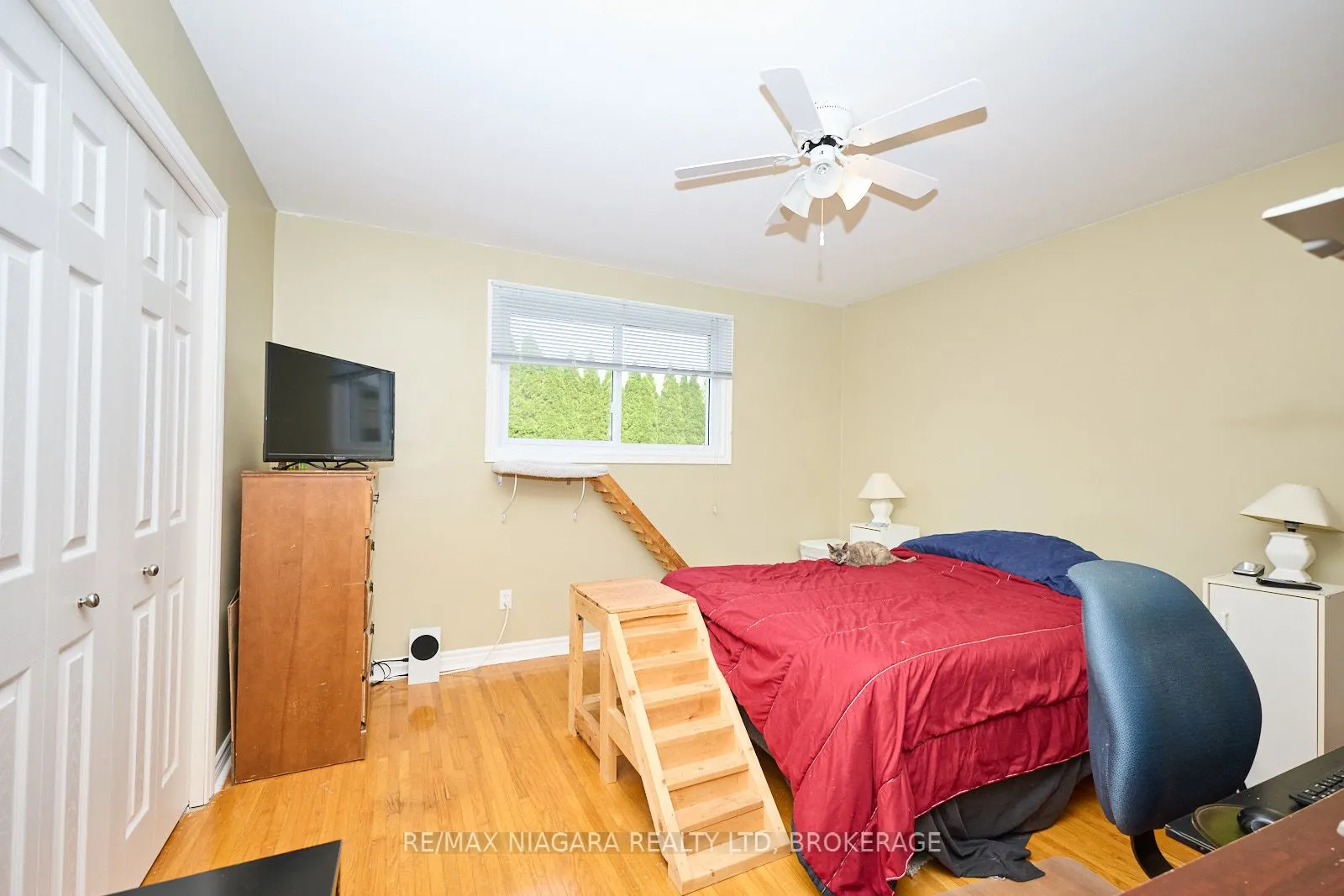 23 Huntley Crescent
