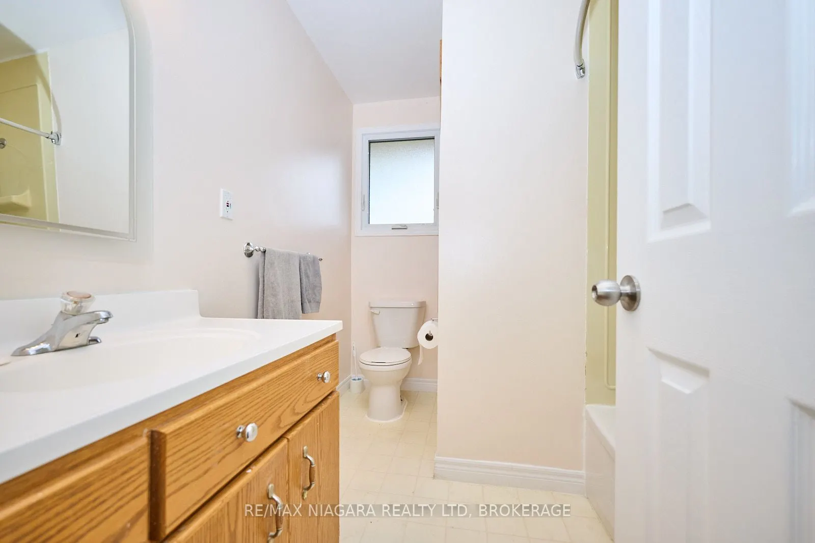 23 Huntley Crescent