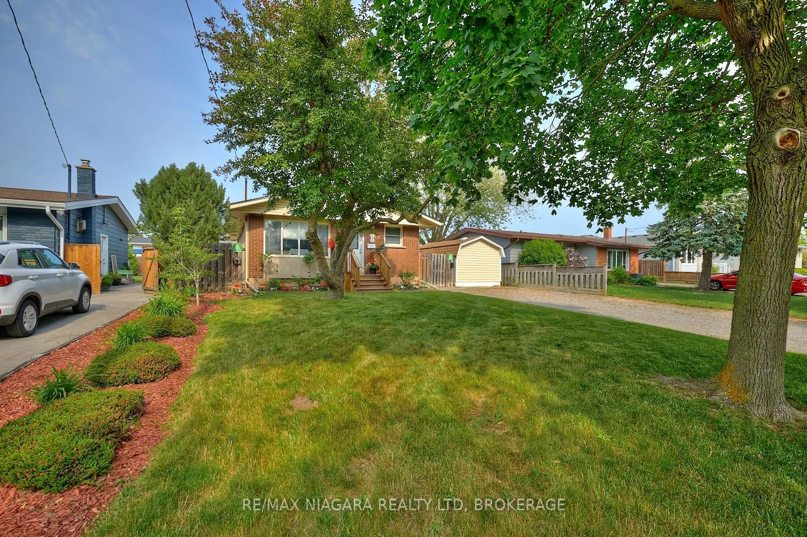 23 Huntley Crescent