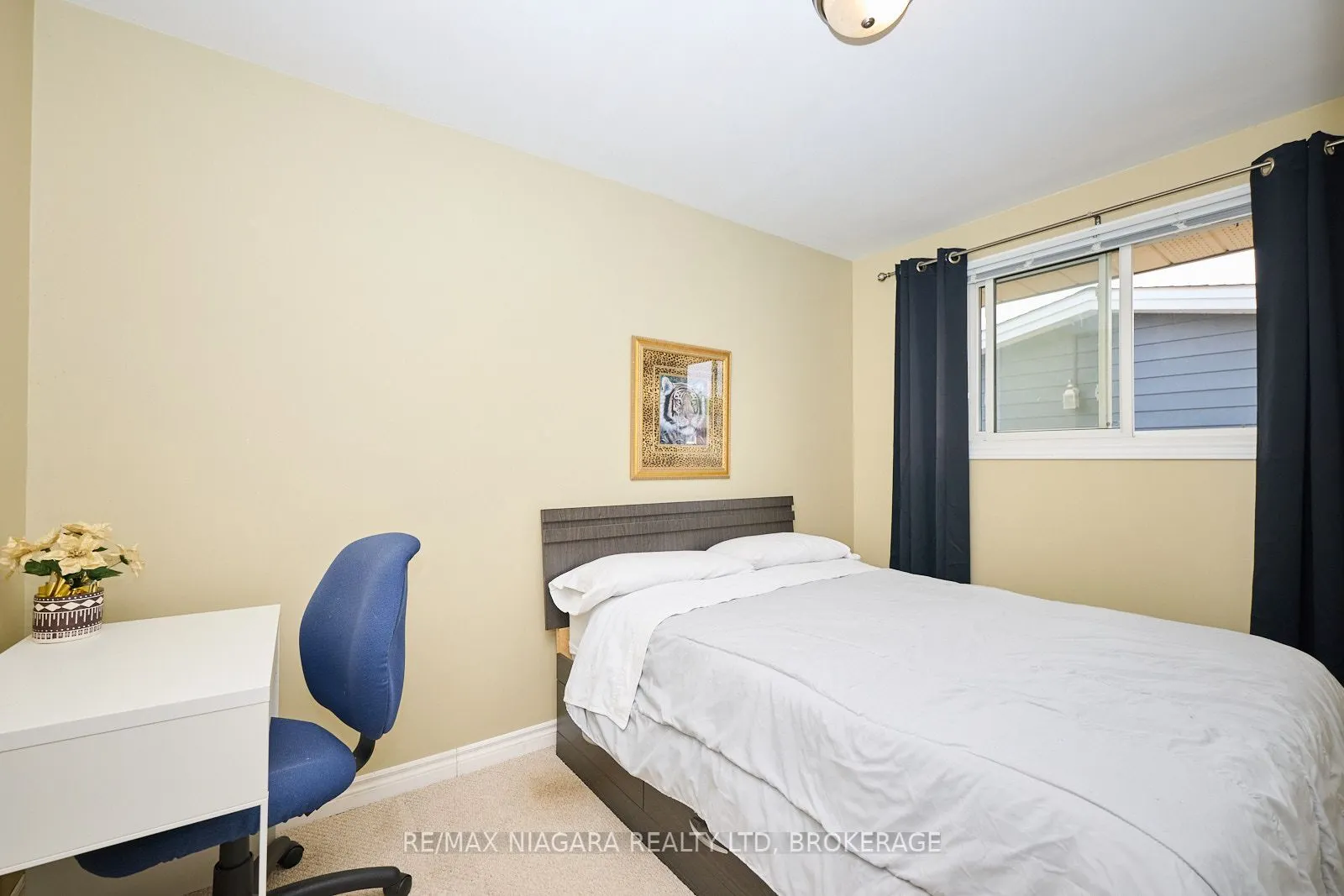 23 Huntley Crescent