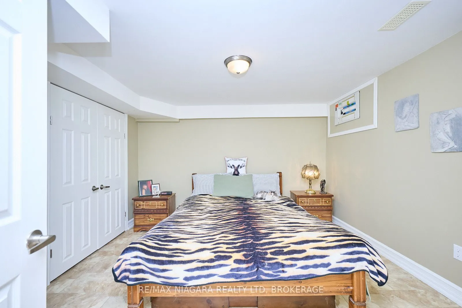 23 Huntley Crescent