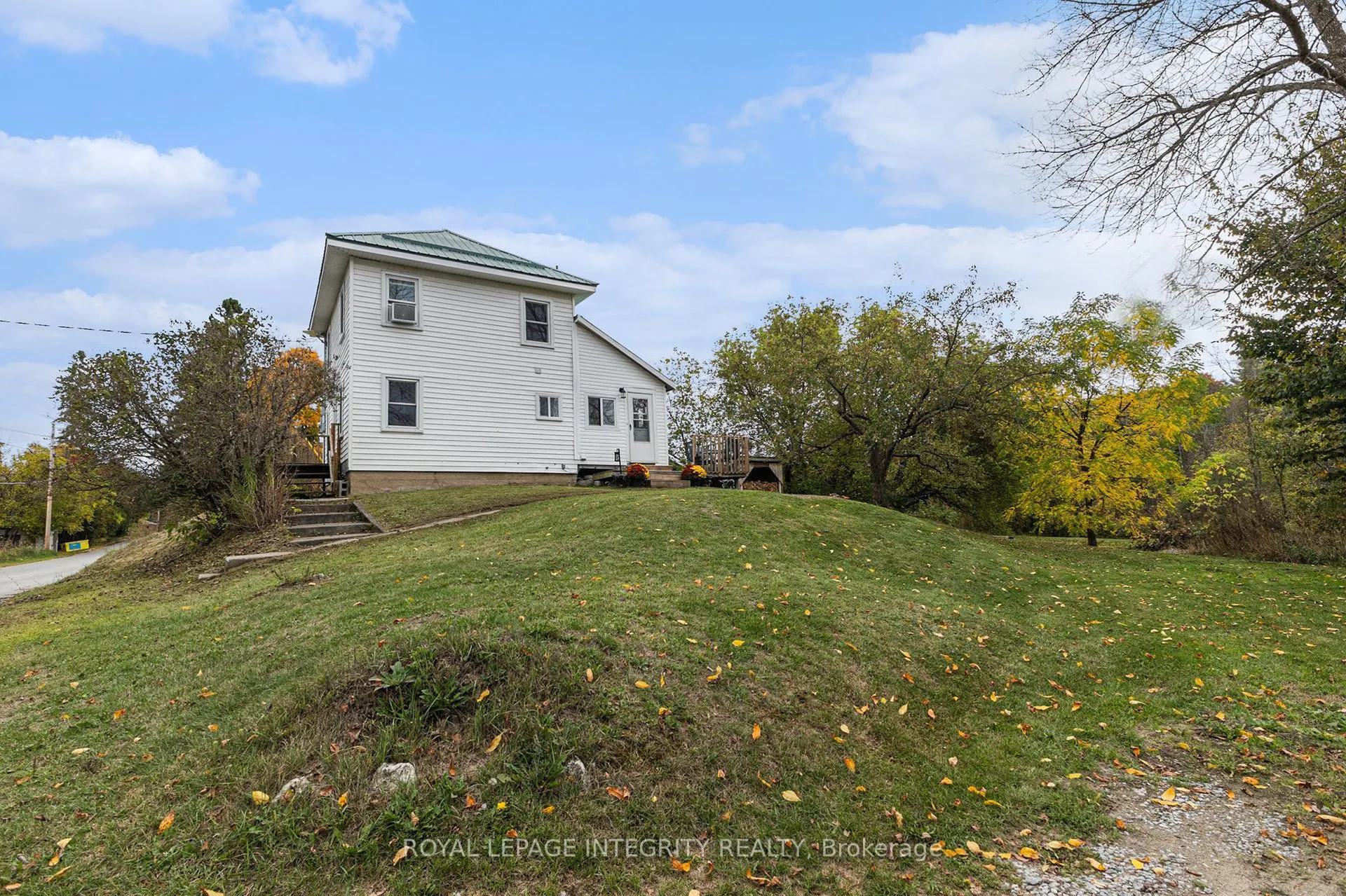 1081 Elm Tree Road