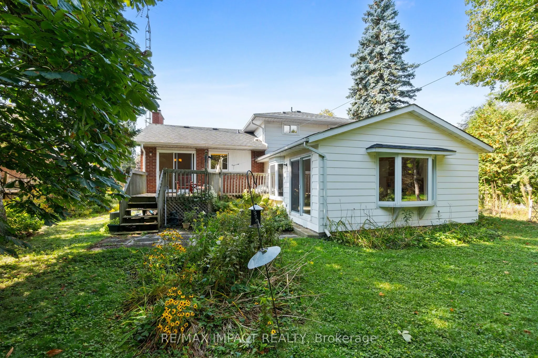 744 Spragge Crescent