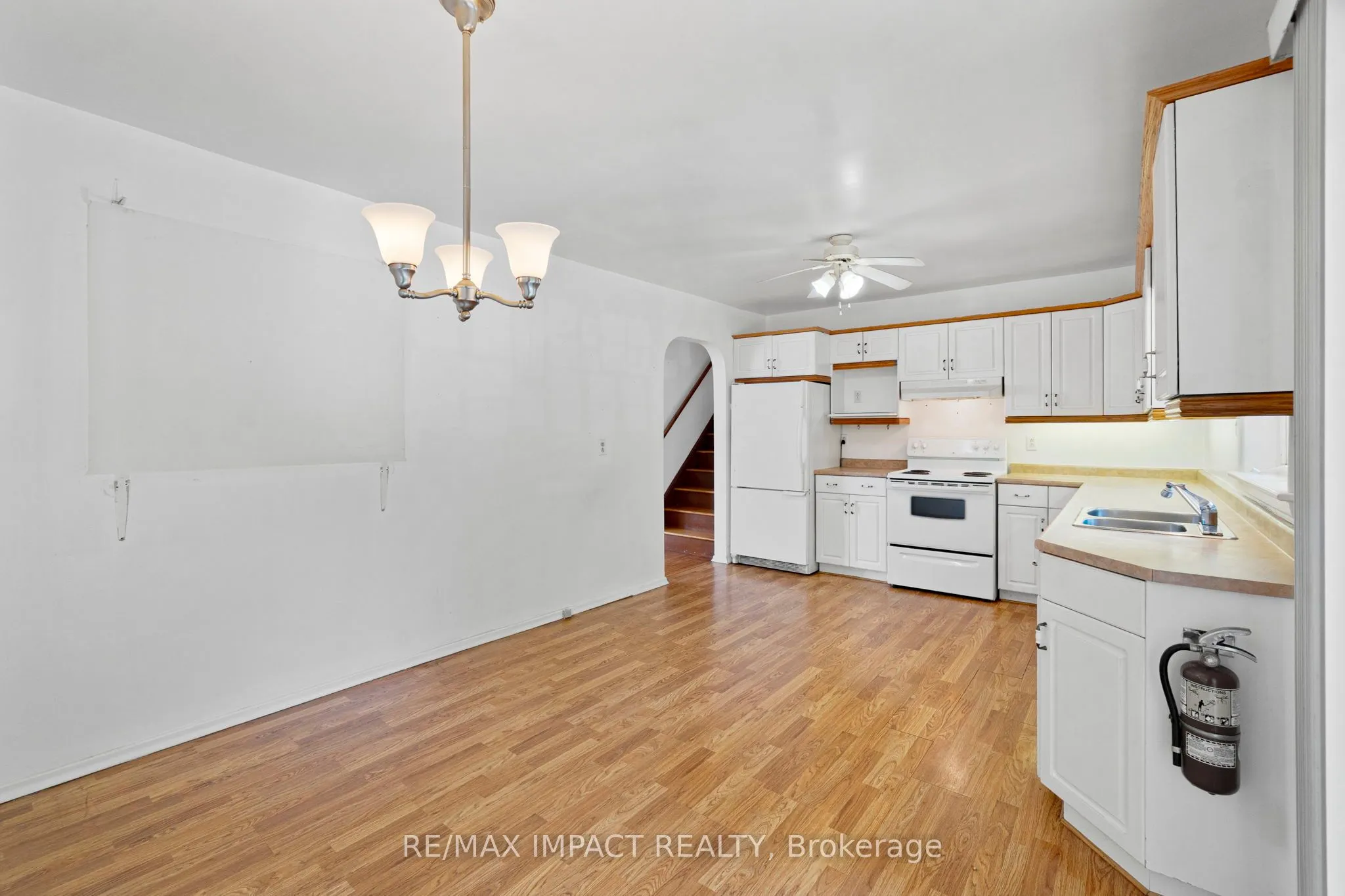 744 Spragge Crescent