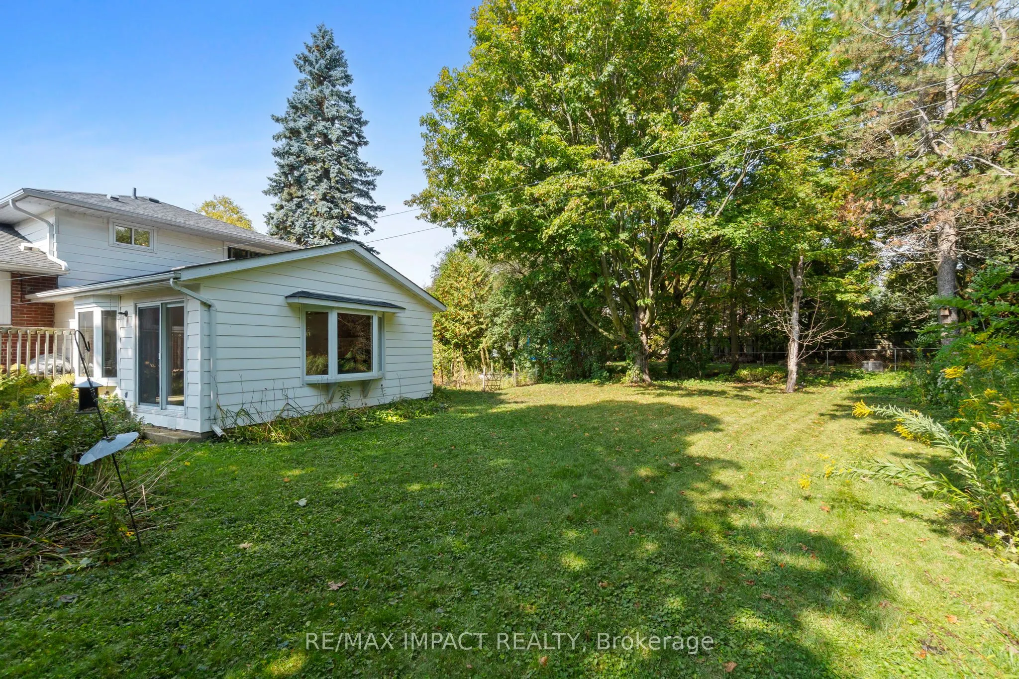 744 Spragge Crescent