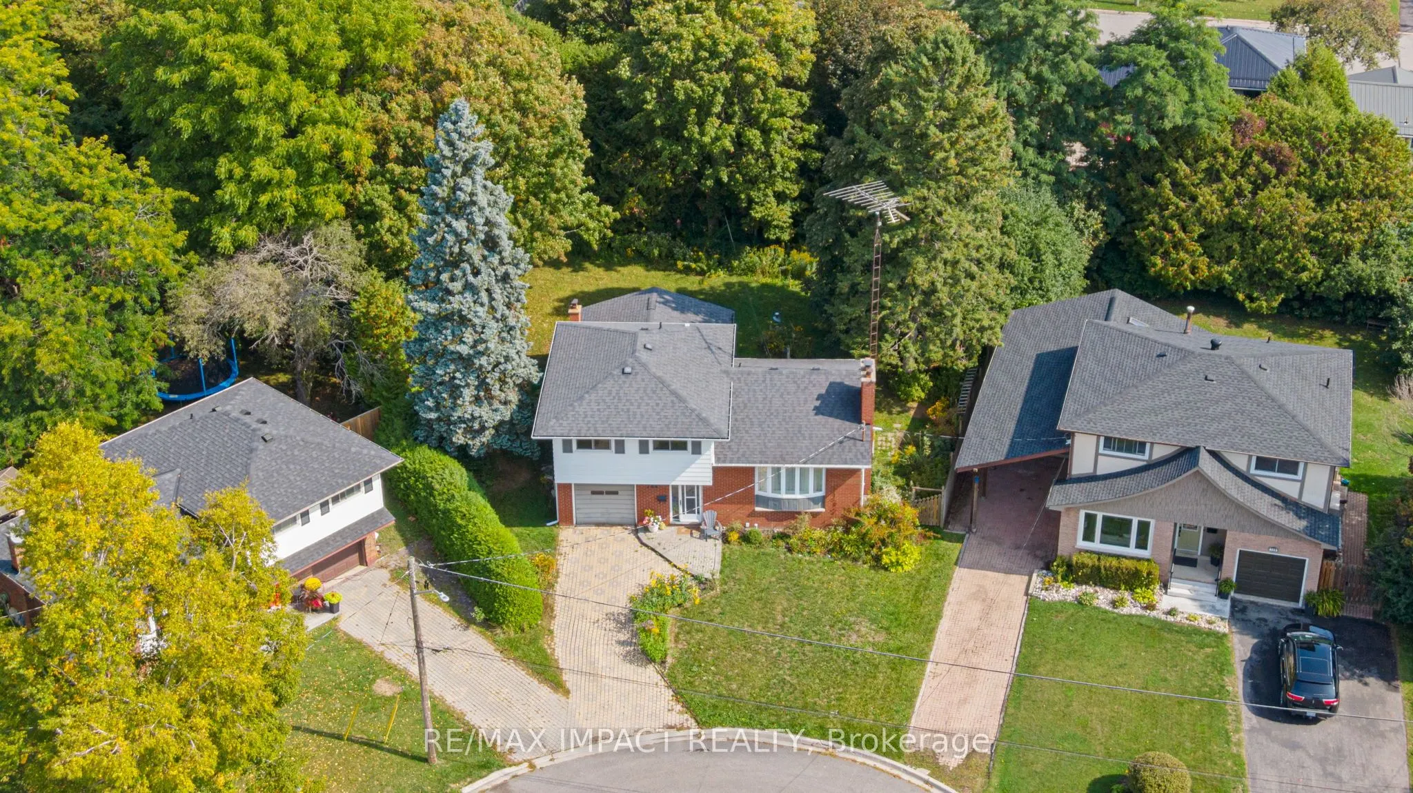 744 Spragge Crescent