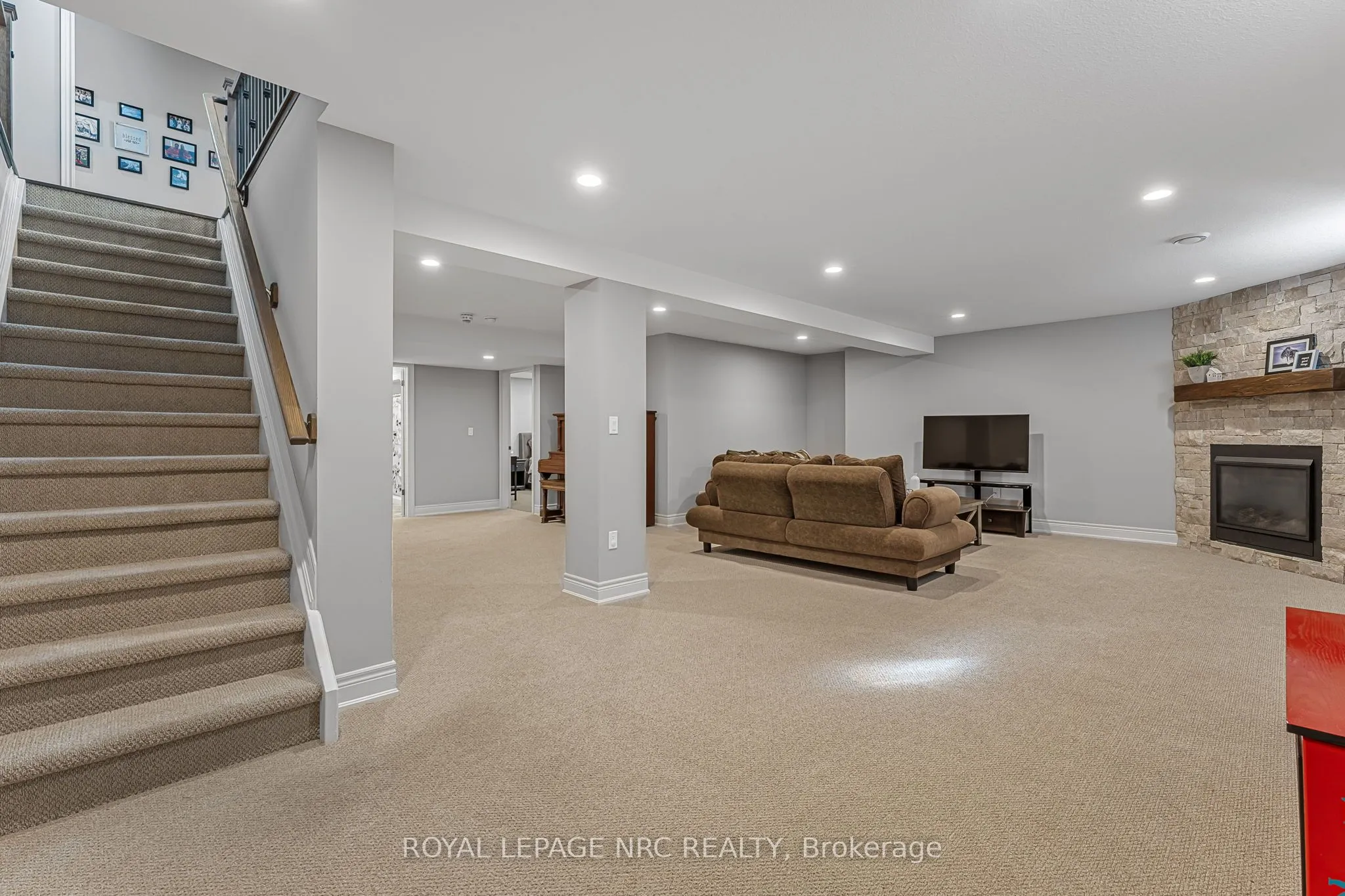 23 Abbott Place