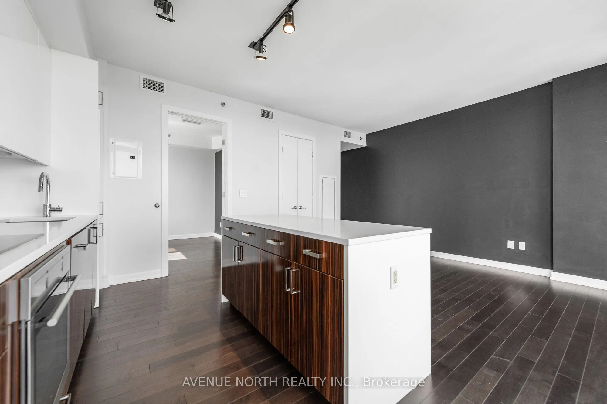 300 Lisgar Street, #1109