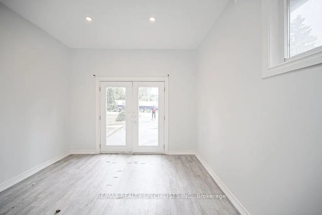215A Paris Road