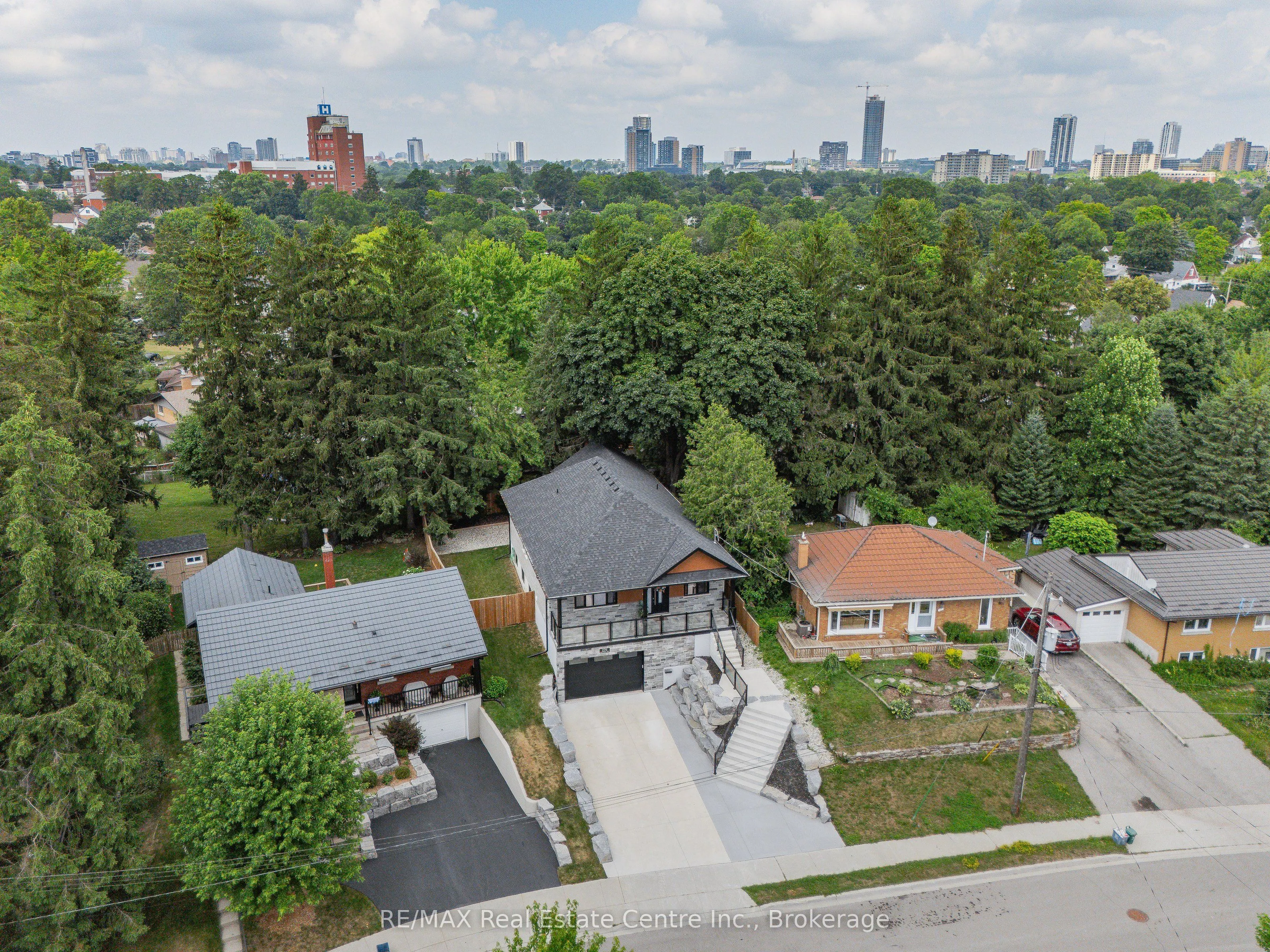 276 Mausser Avenue