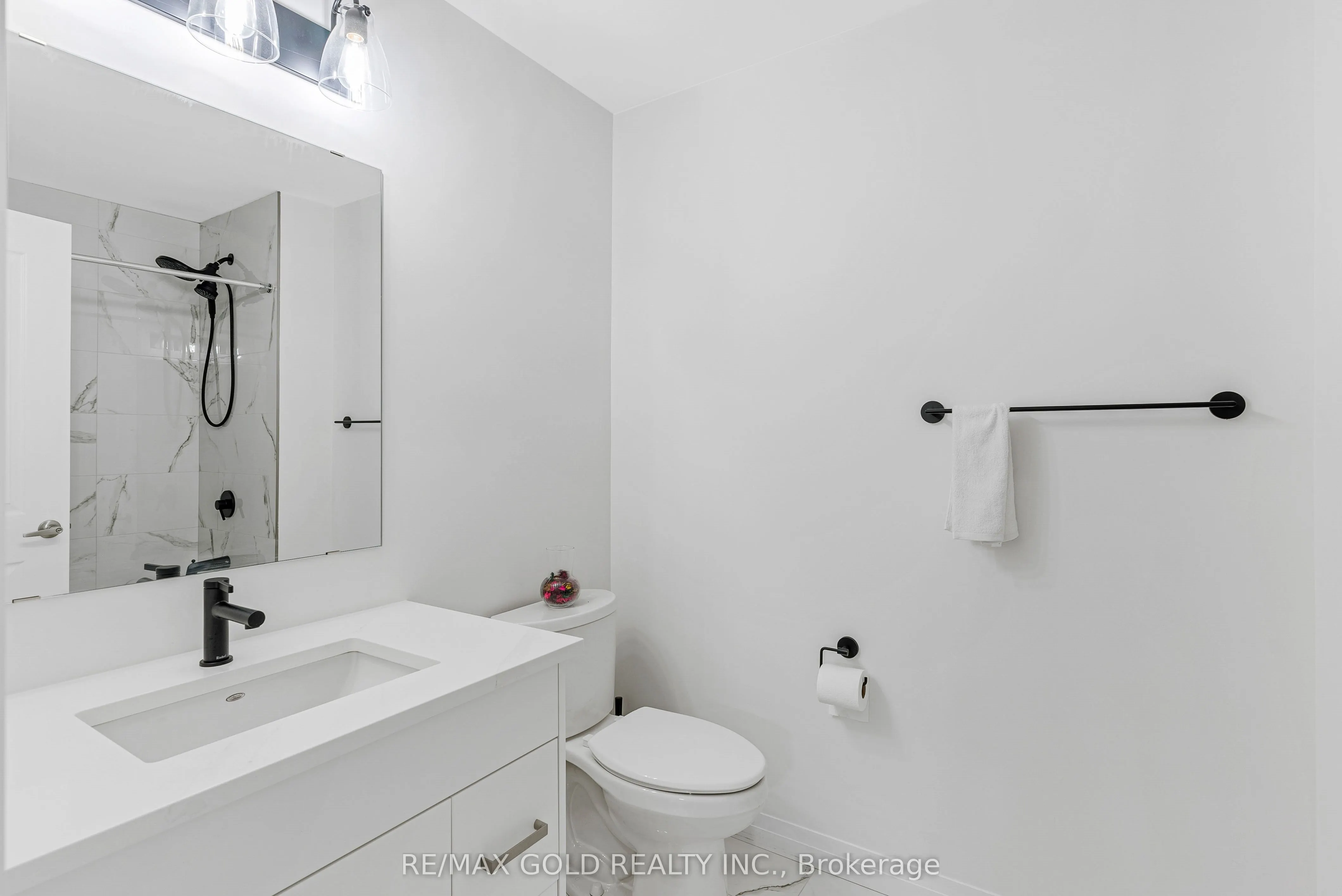 143 Elgin Street N, #19