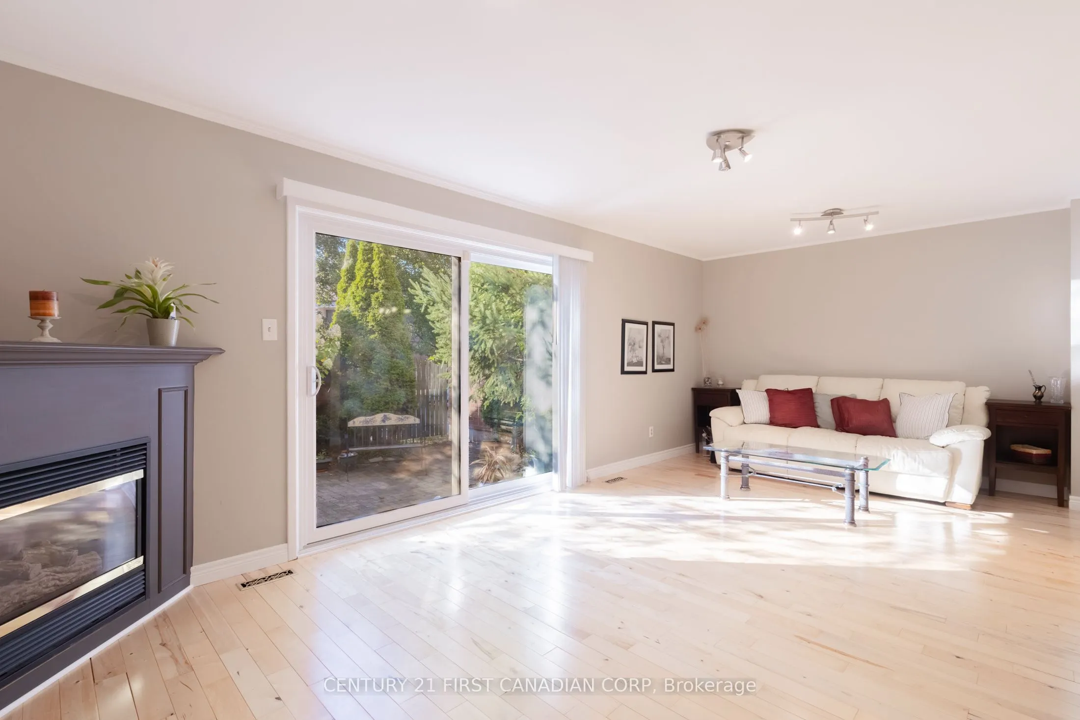 770 Fanshawe Park Road E, #20
