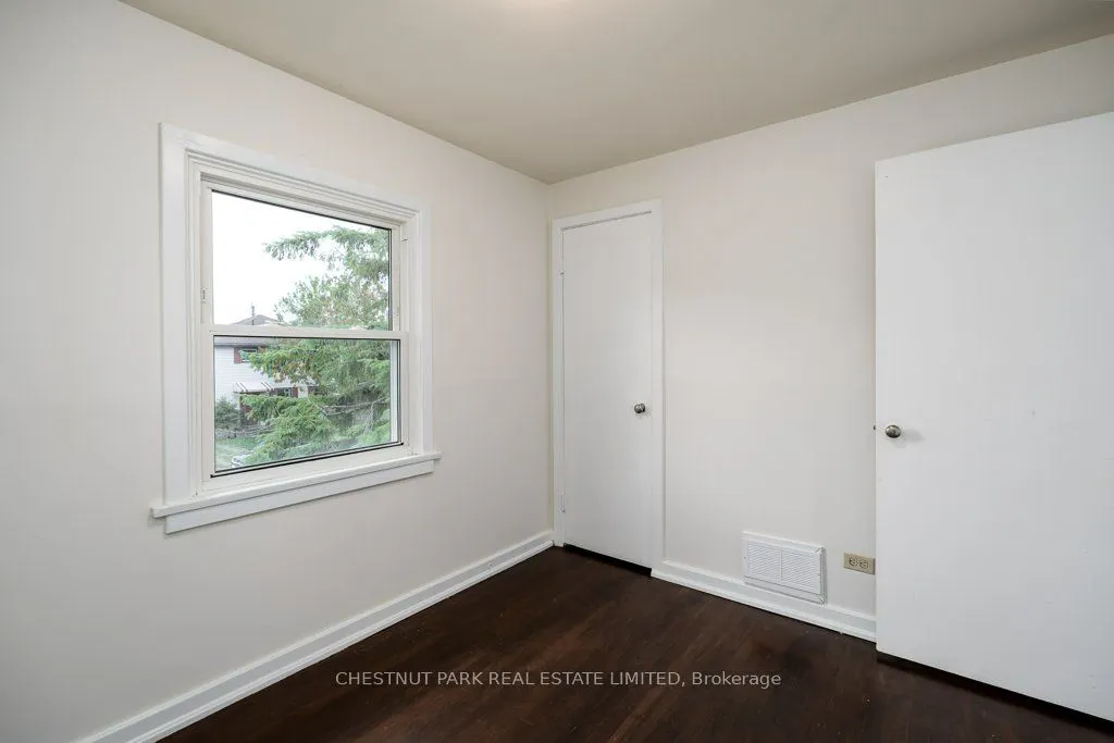 6 London Avenue