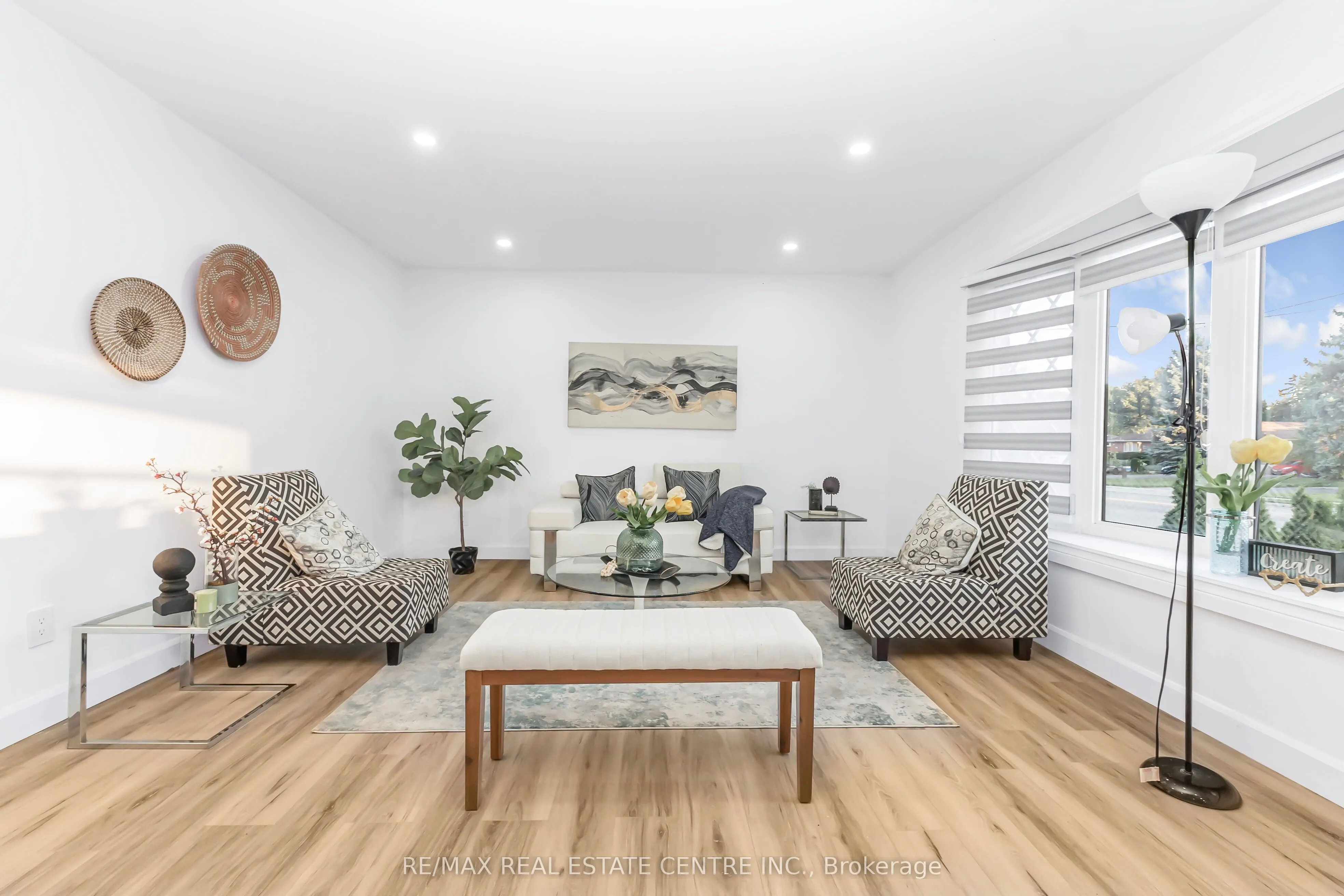 959 Mohawk Road E