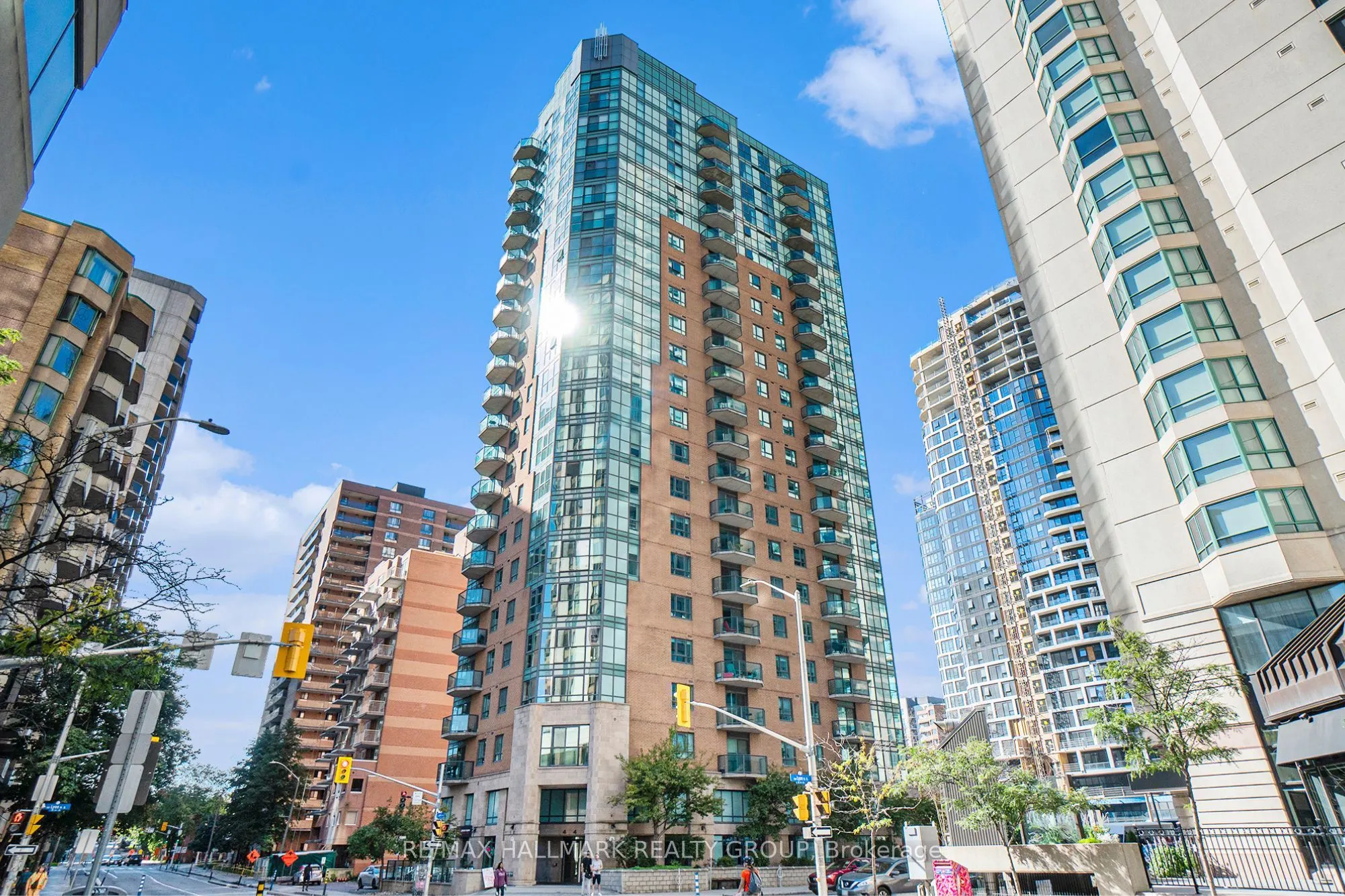 445 Laurier Avenue W, #1601