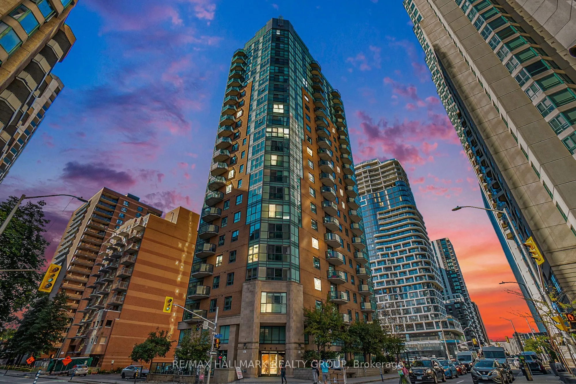 445 Laurier Avenue W, #1601