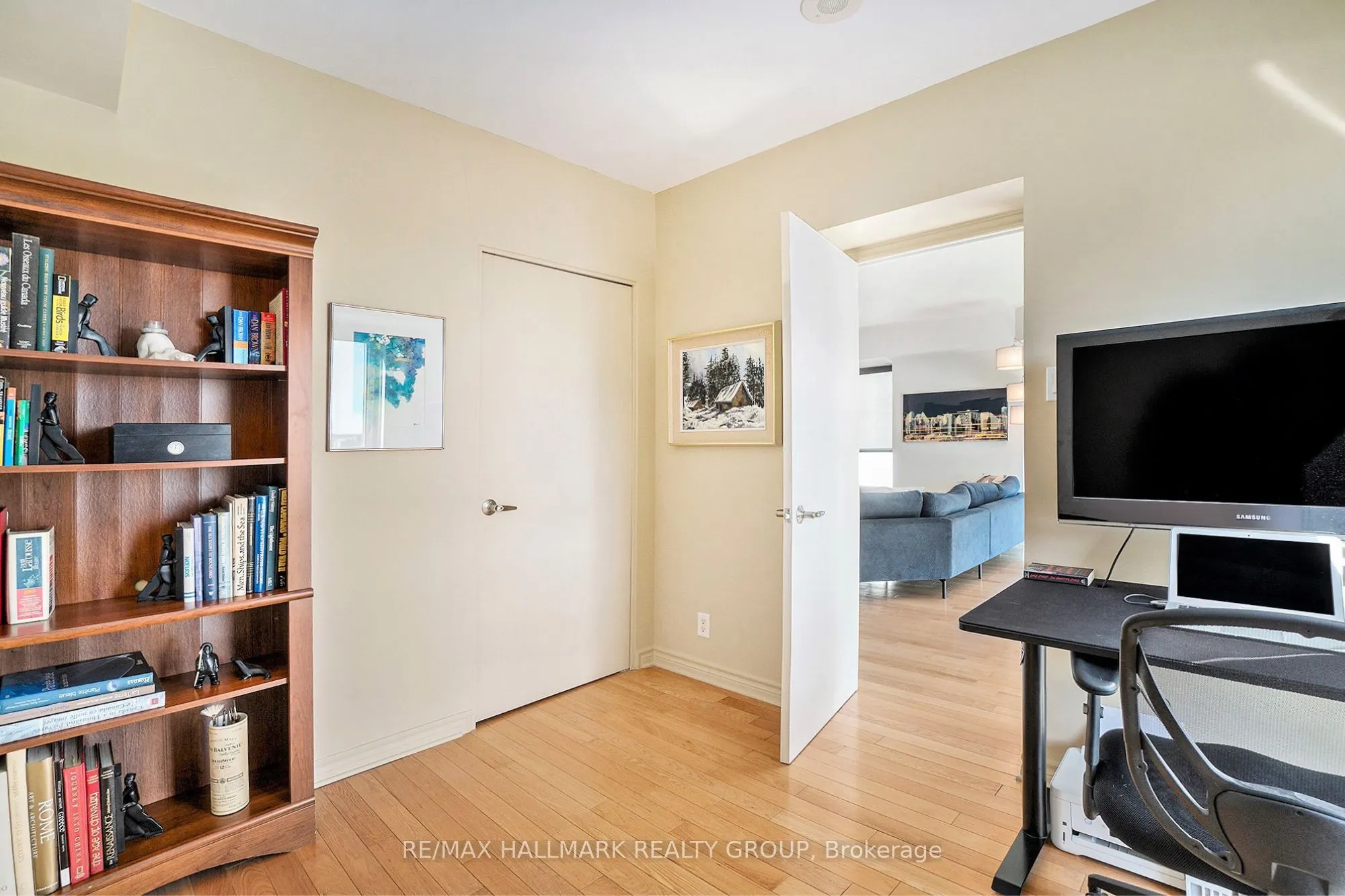 445 Laurier Avenue W, #1601