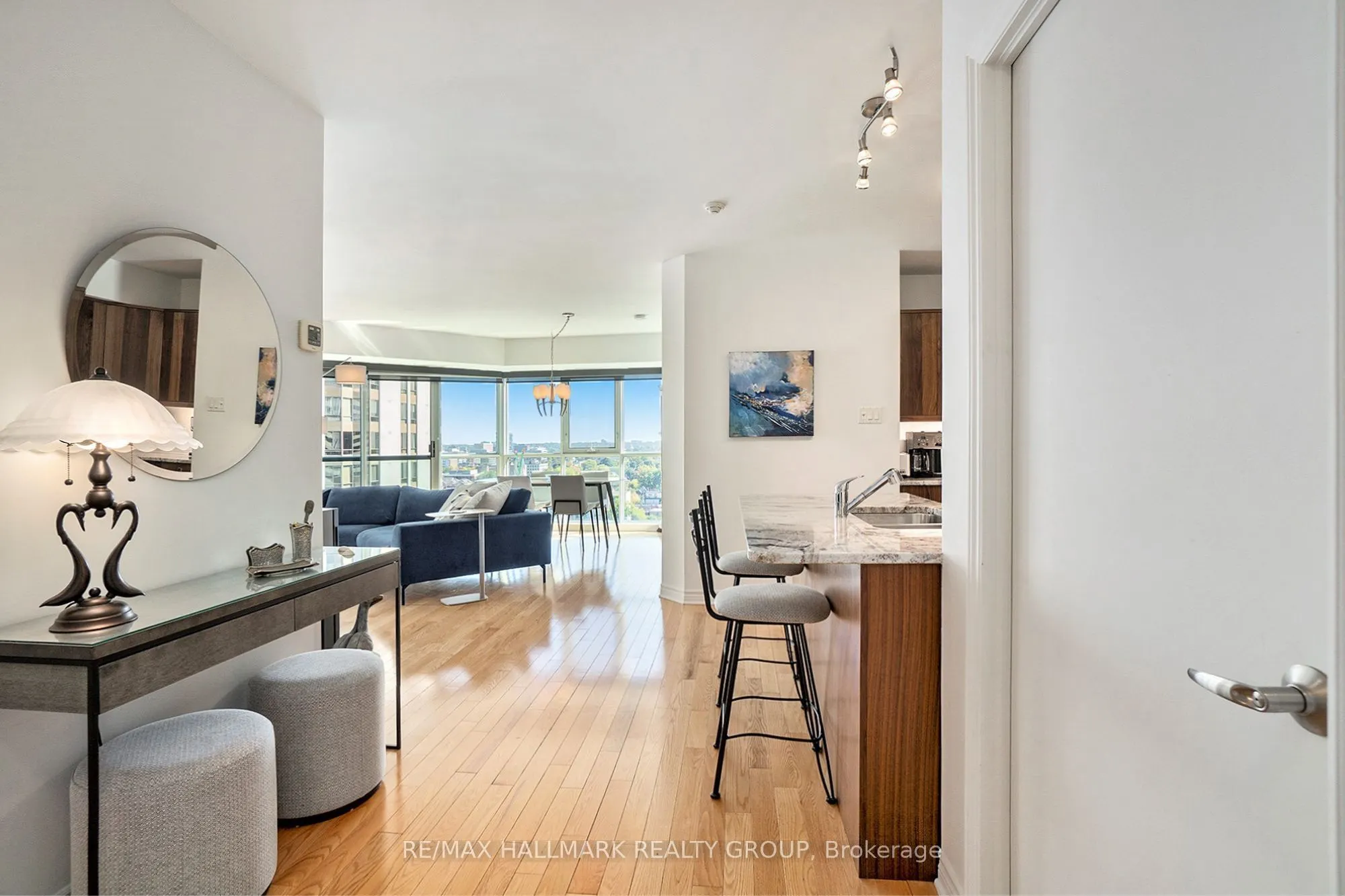 445 Laurier Avenue W, #1601