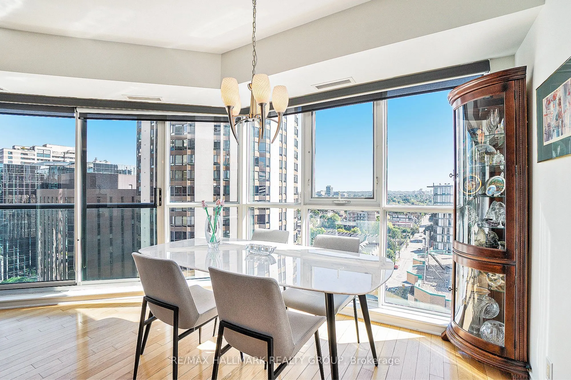 445 Laurier Avenue W, #1601