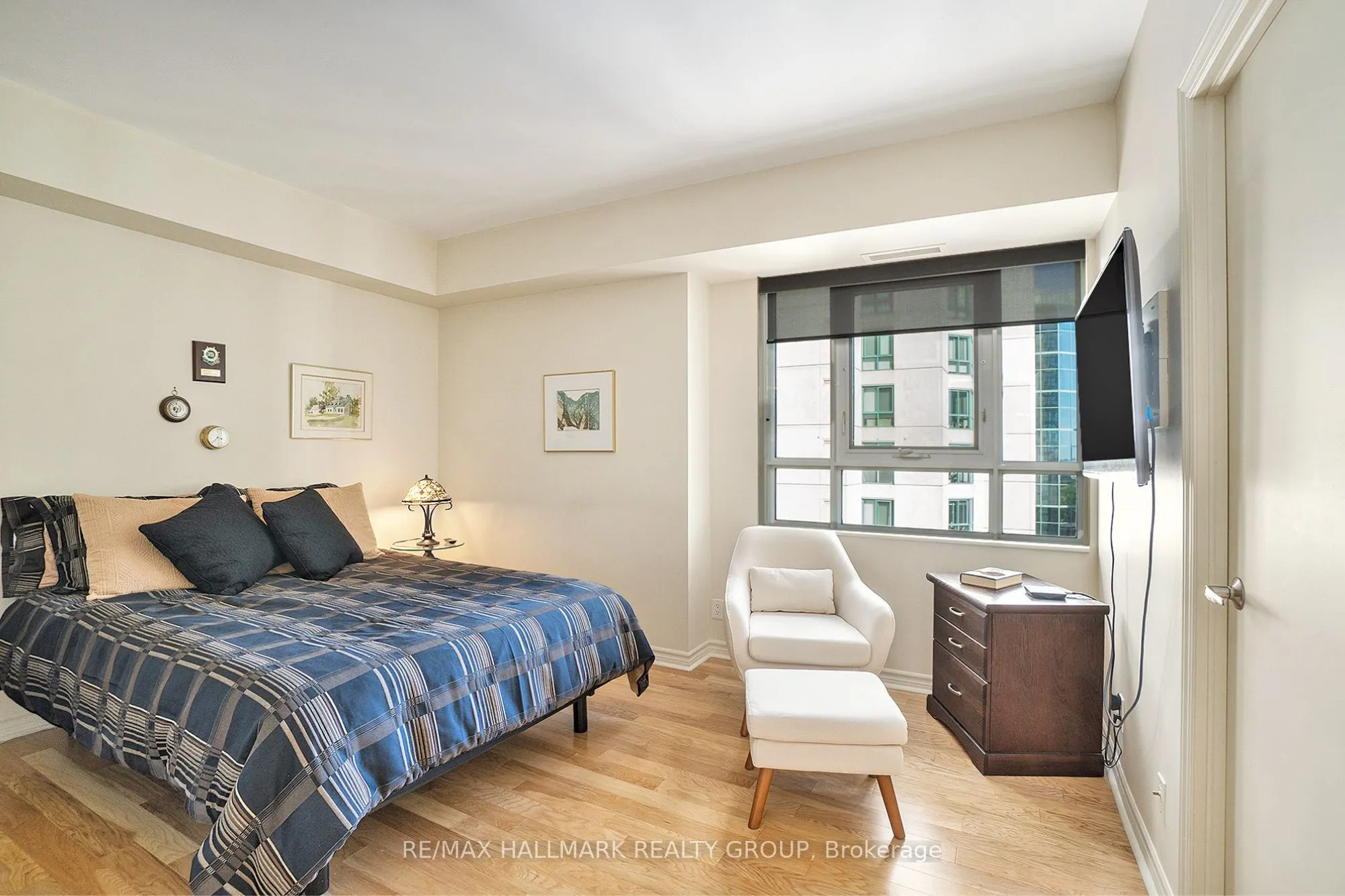 445 Laurier Avenue W, #1601