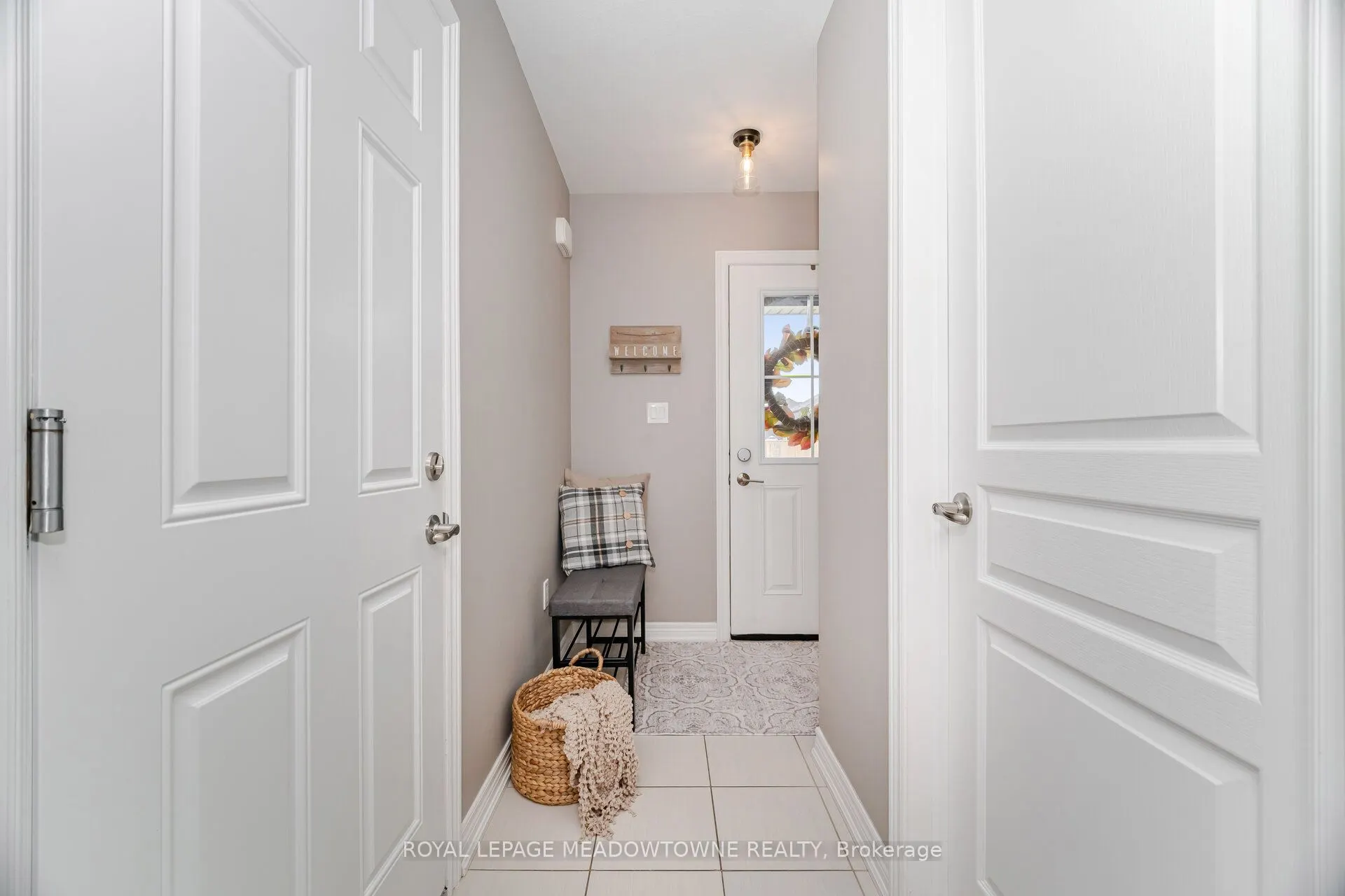 6338 Shapton Crescent