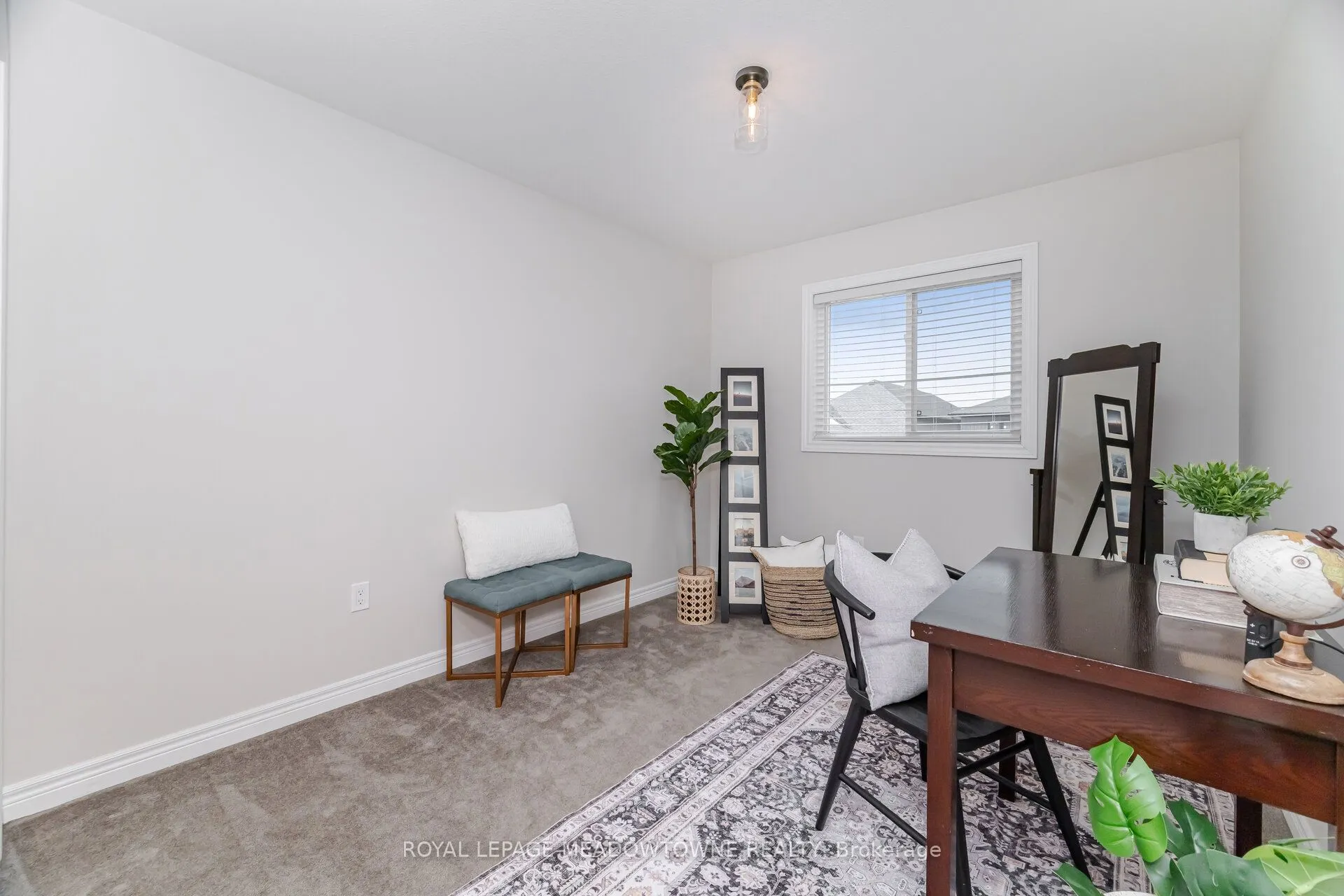 6338 Shapton Crescent