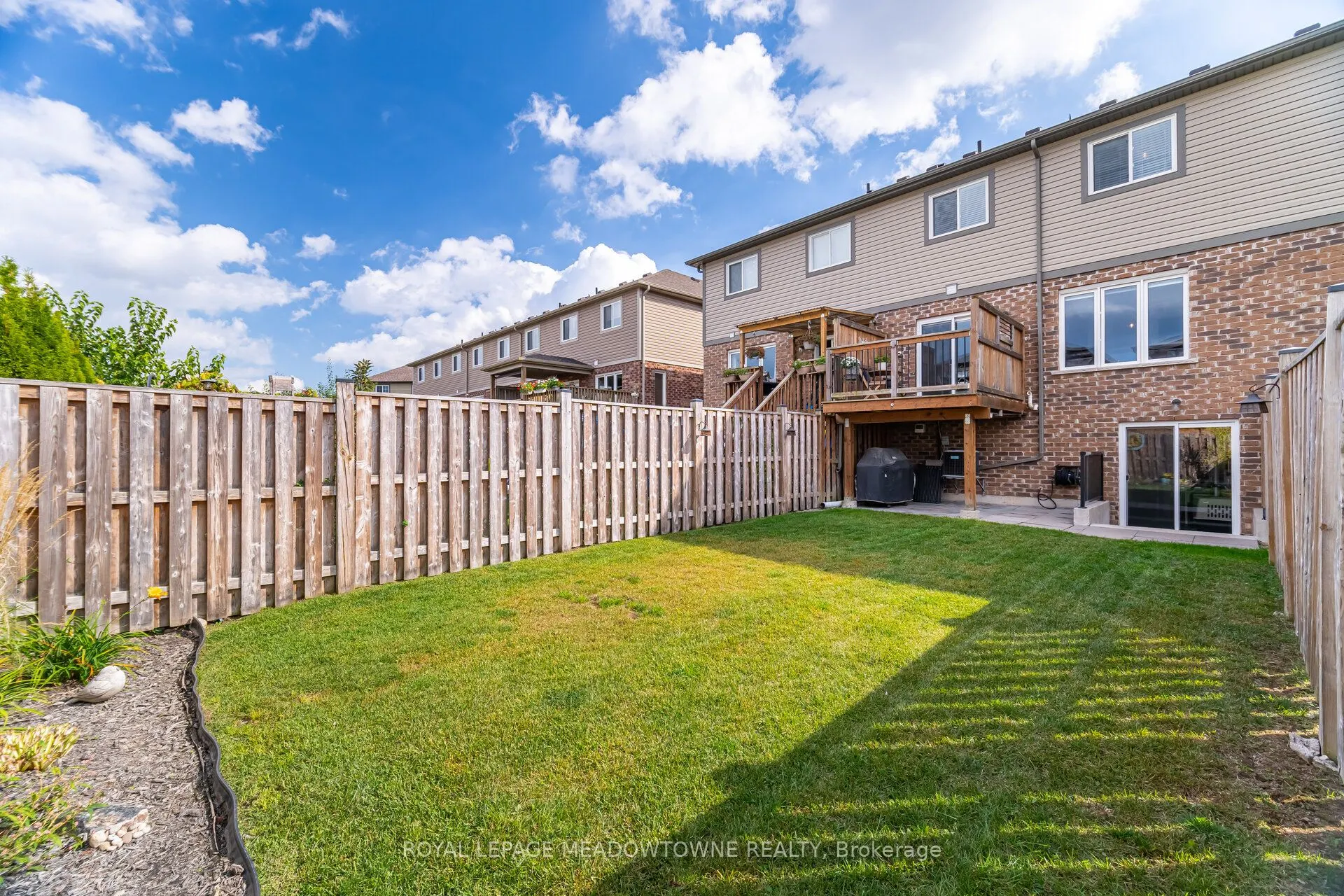 6338 Shapton Crescent